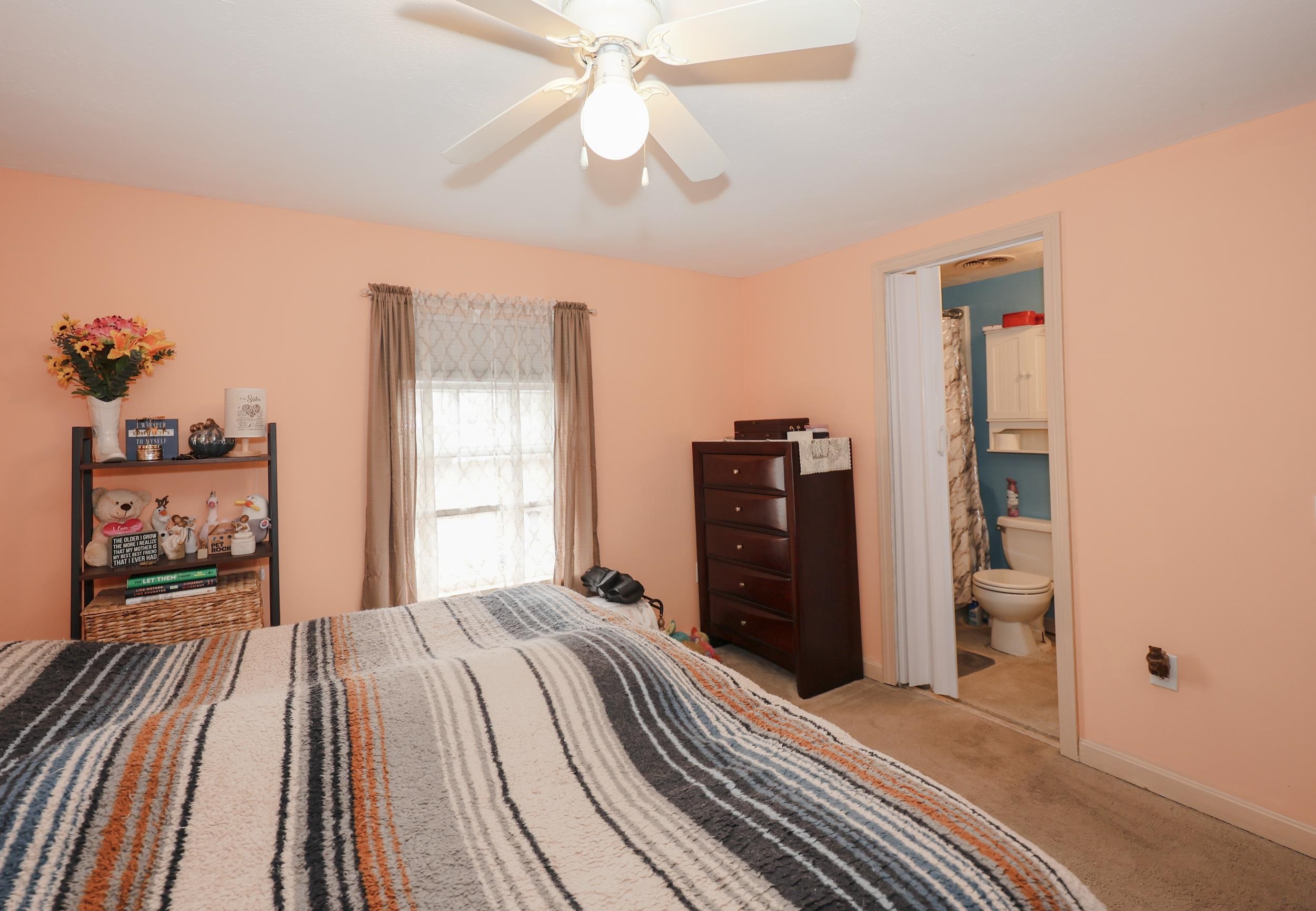 4 Briarwood Dr, Merrimack, NH 03054