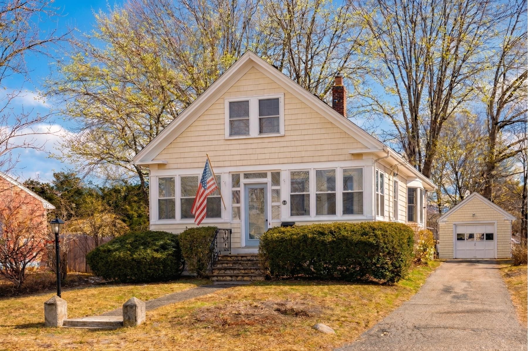 111 Essex Ave, Portsmouth, NH 03801