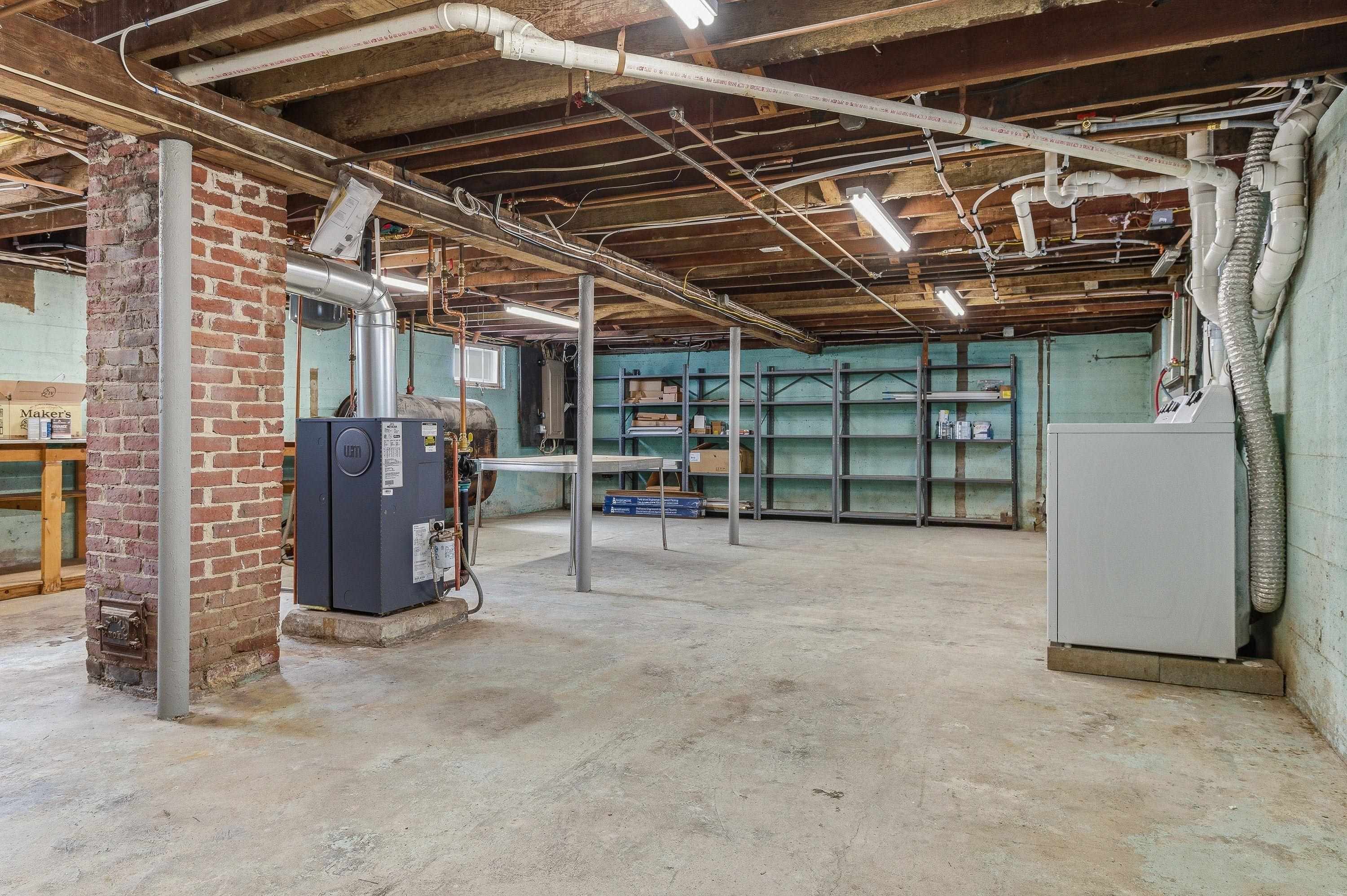 111 Essex Ave, Portsmouth, NH 03801