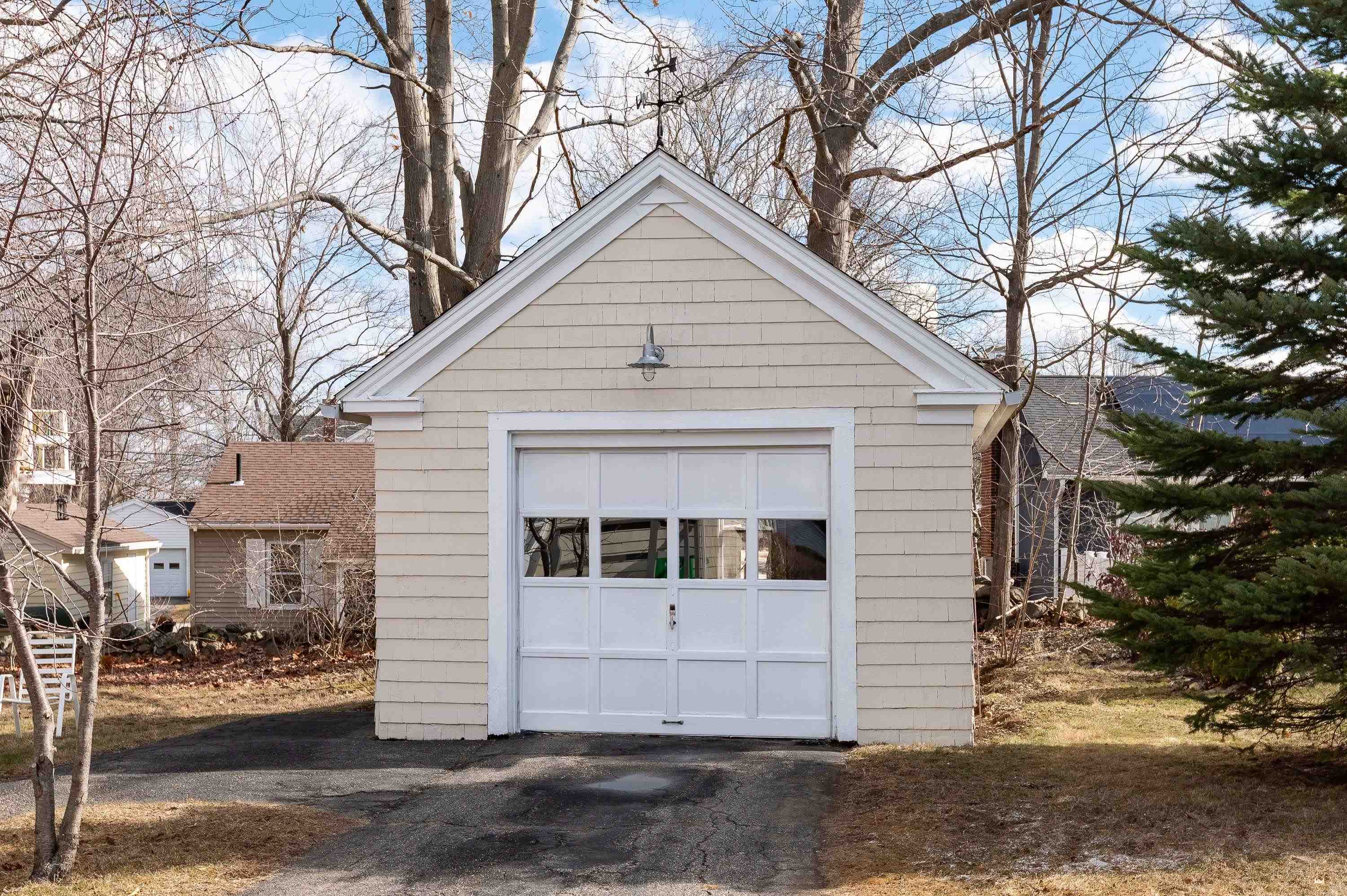 111 Essex Ave, Portsmouth, NH 03801