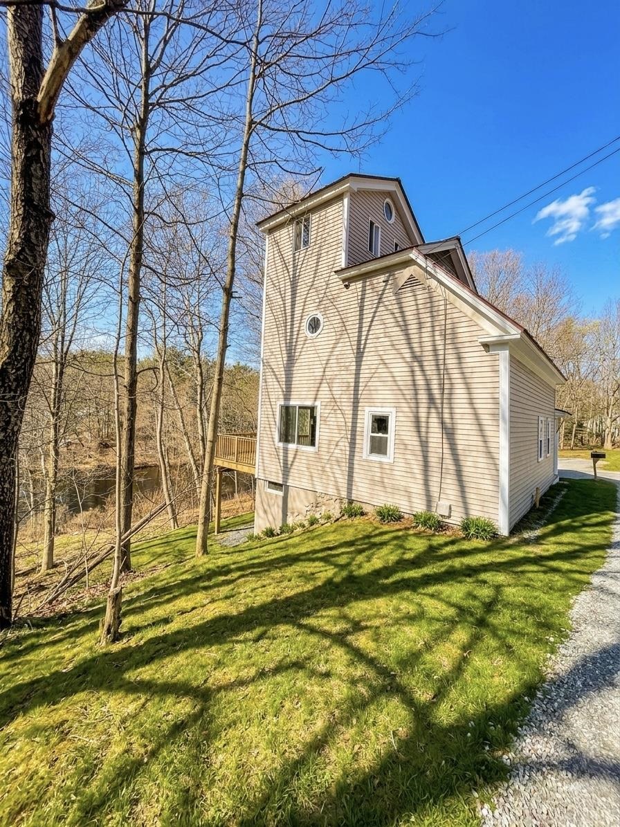 27 Granite St, Peterborough, NH 03458