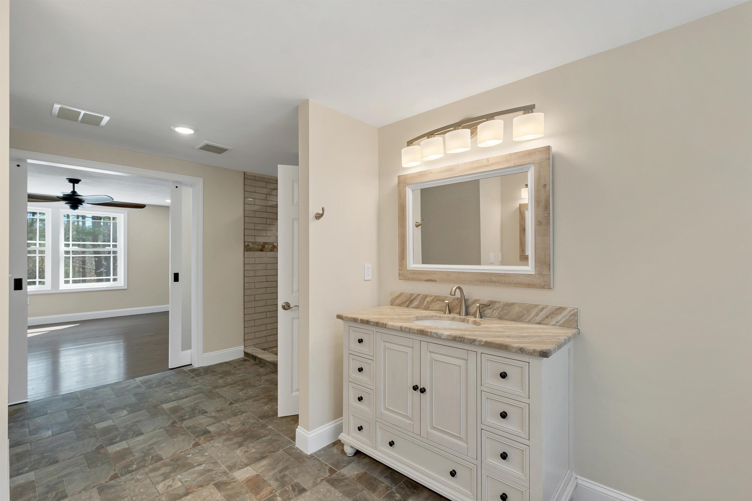 142 Worcester Rd, Hollis, NH 03049