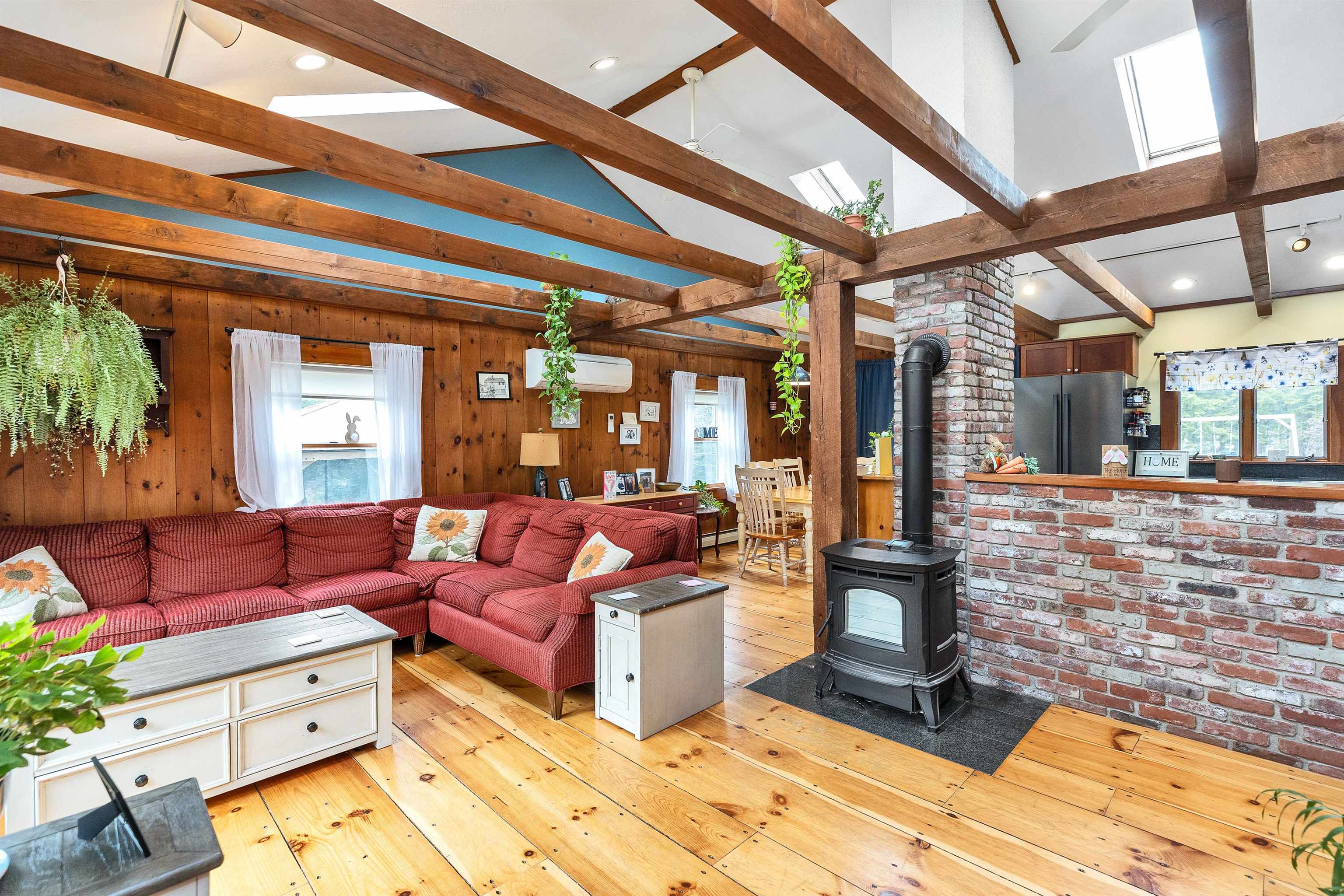 253 Wellington Rd, Rindge, NH 03461