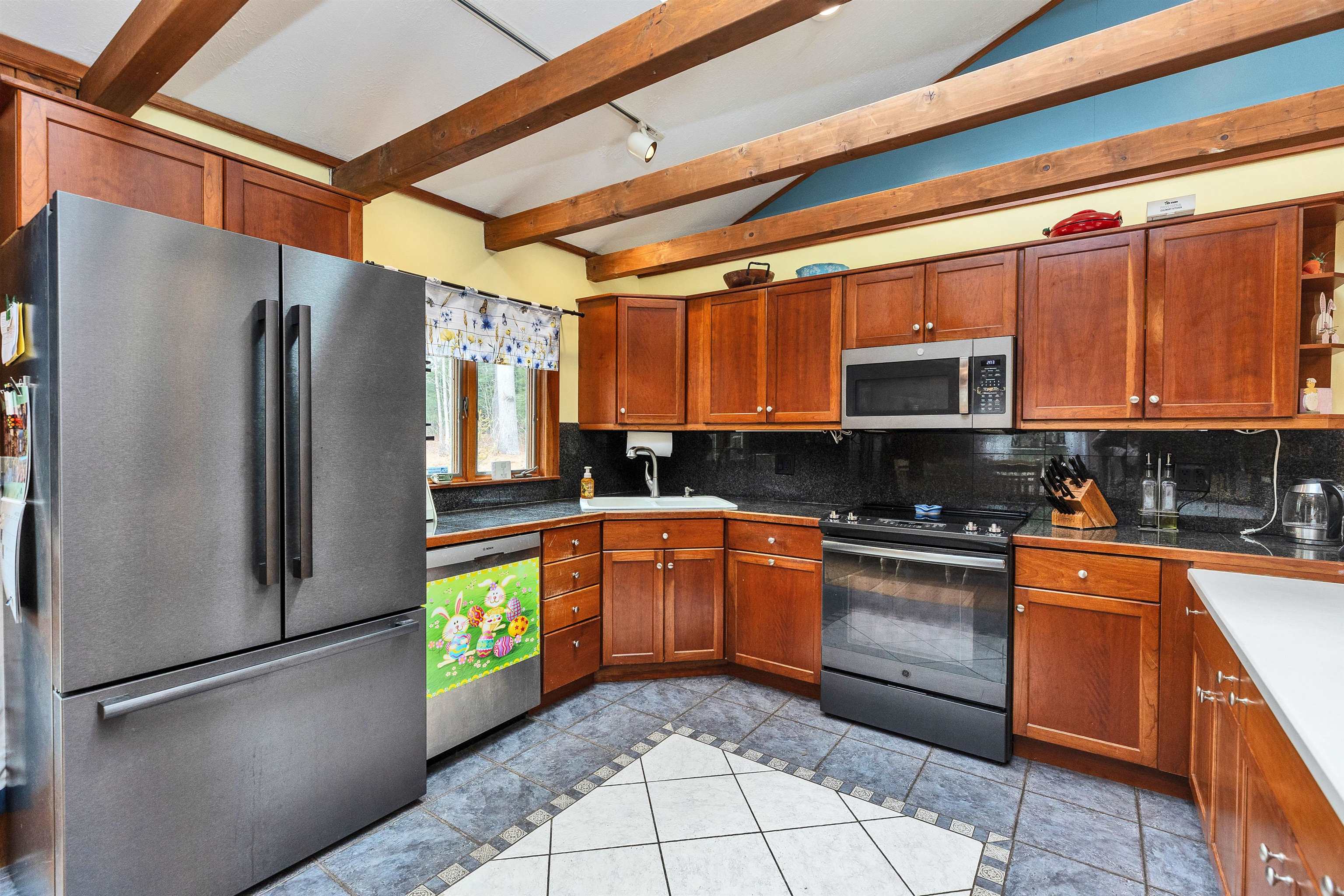 253 Wellington Rd, Rindge, NH 03461