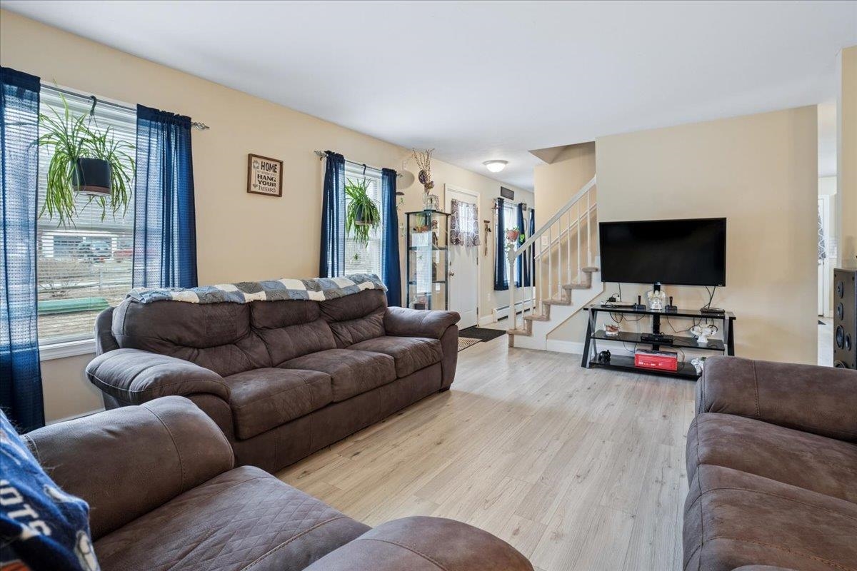 29 Sweatt St, Concord, NH 03303