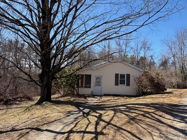 7 Woody Ln, Lee, NH 03861