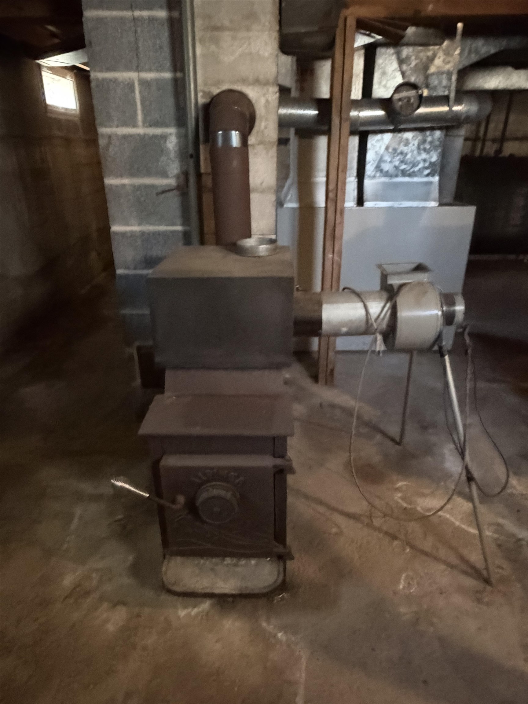 7 Woody Ln, Lee, NH 03861