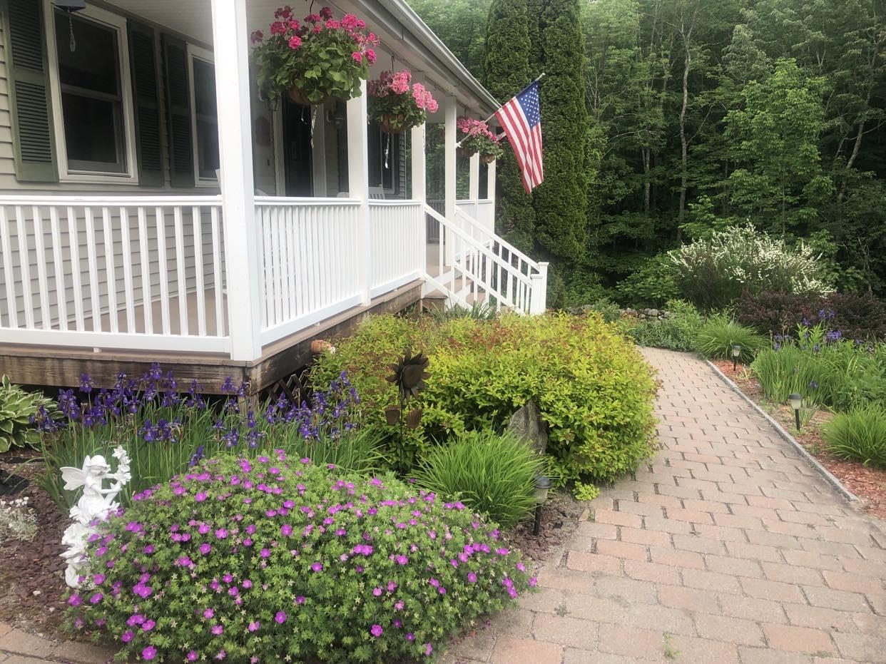 234 Paige Hill Rd, Goffstown, NH 03045