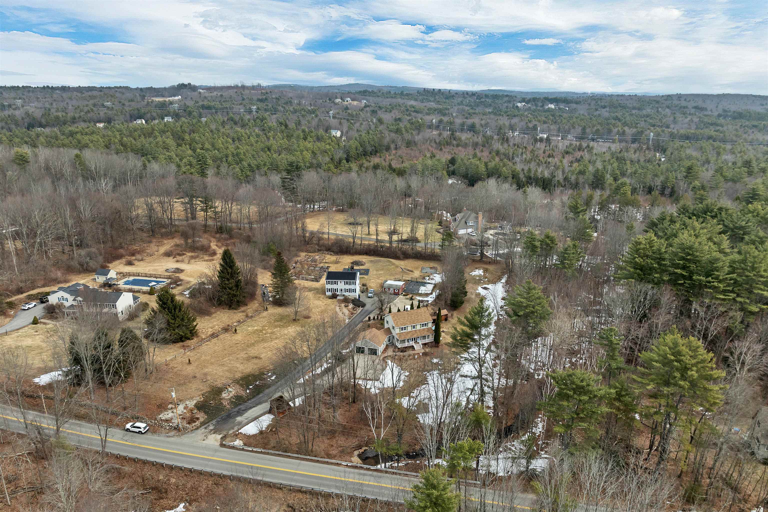 234 Paige Hill Rd, Goffstown, NH 03045