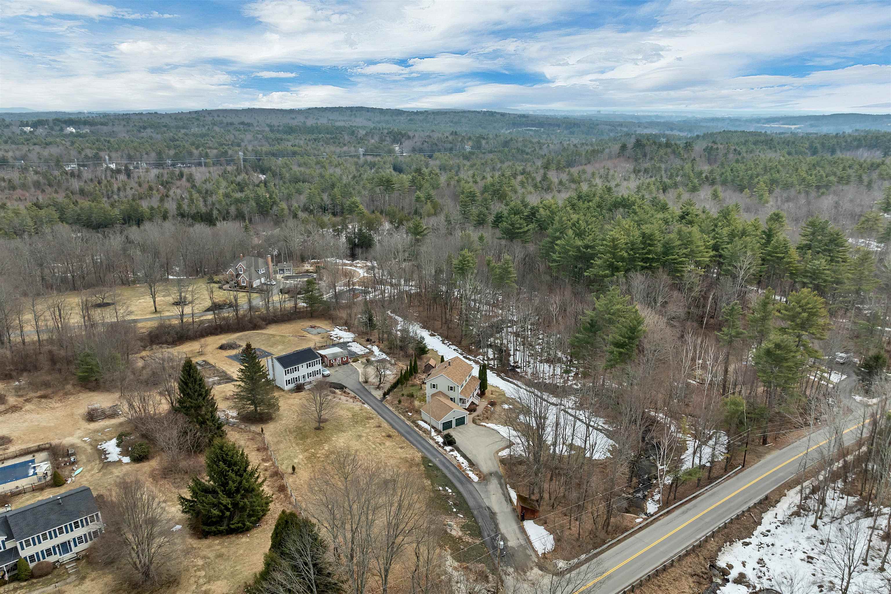 234 Paige Hill Rd, Goffstown, NH 03045