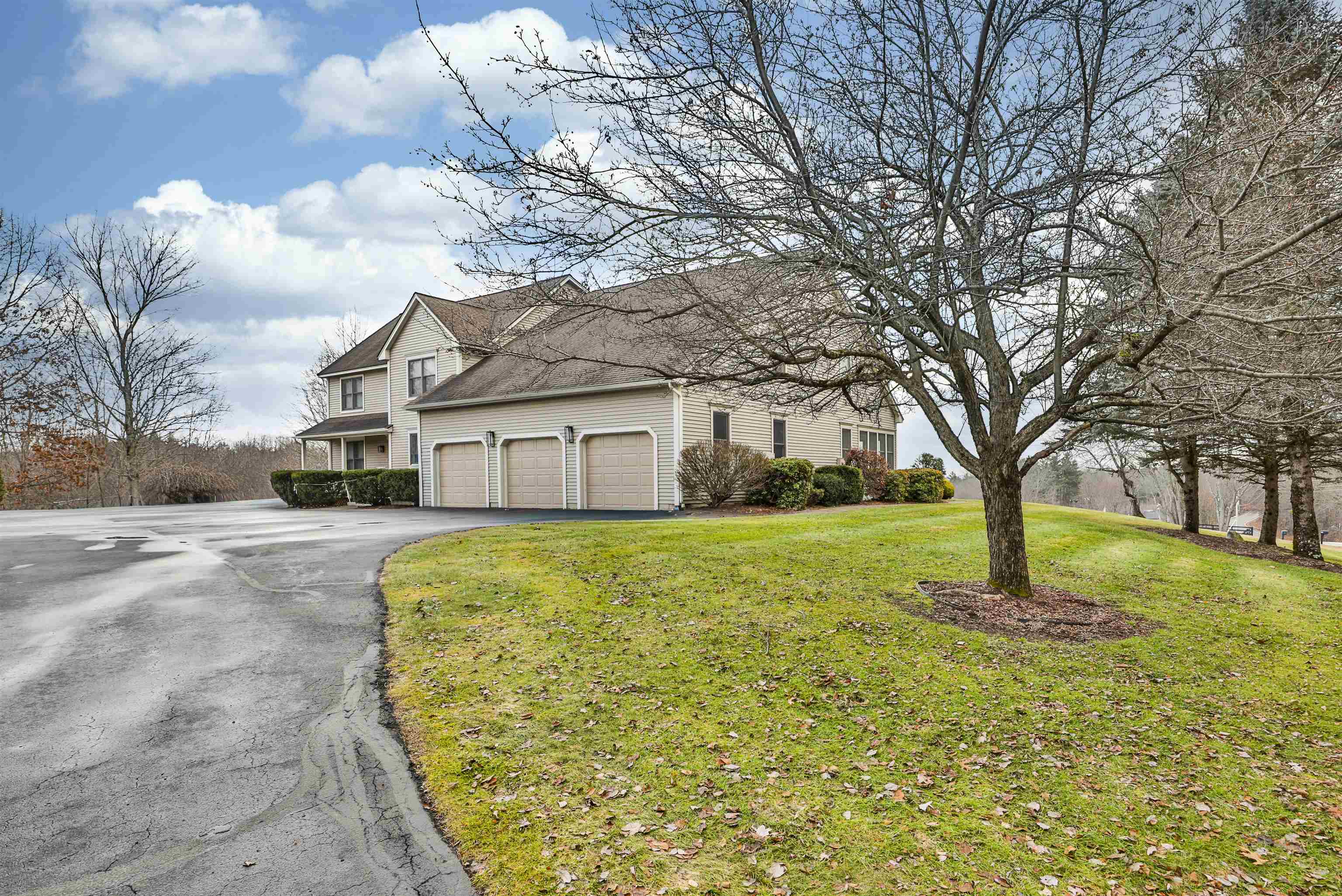 293 Pine Hill Rd, Hollis, NH 03049