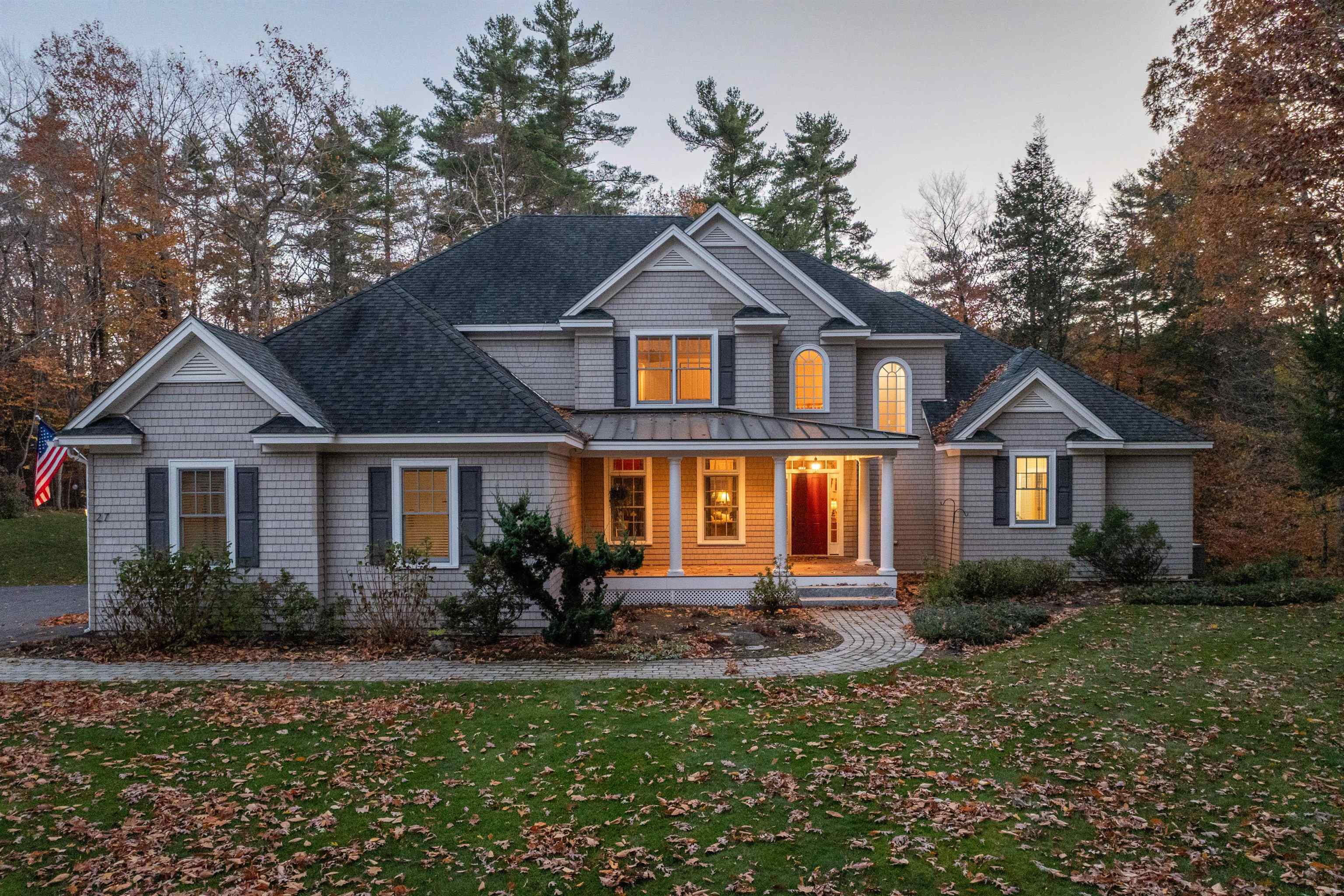 27 Abenaukee Dr, Wolfeboro, NH 03894