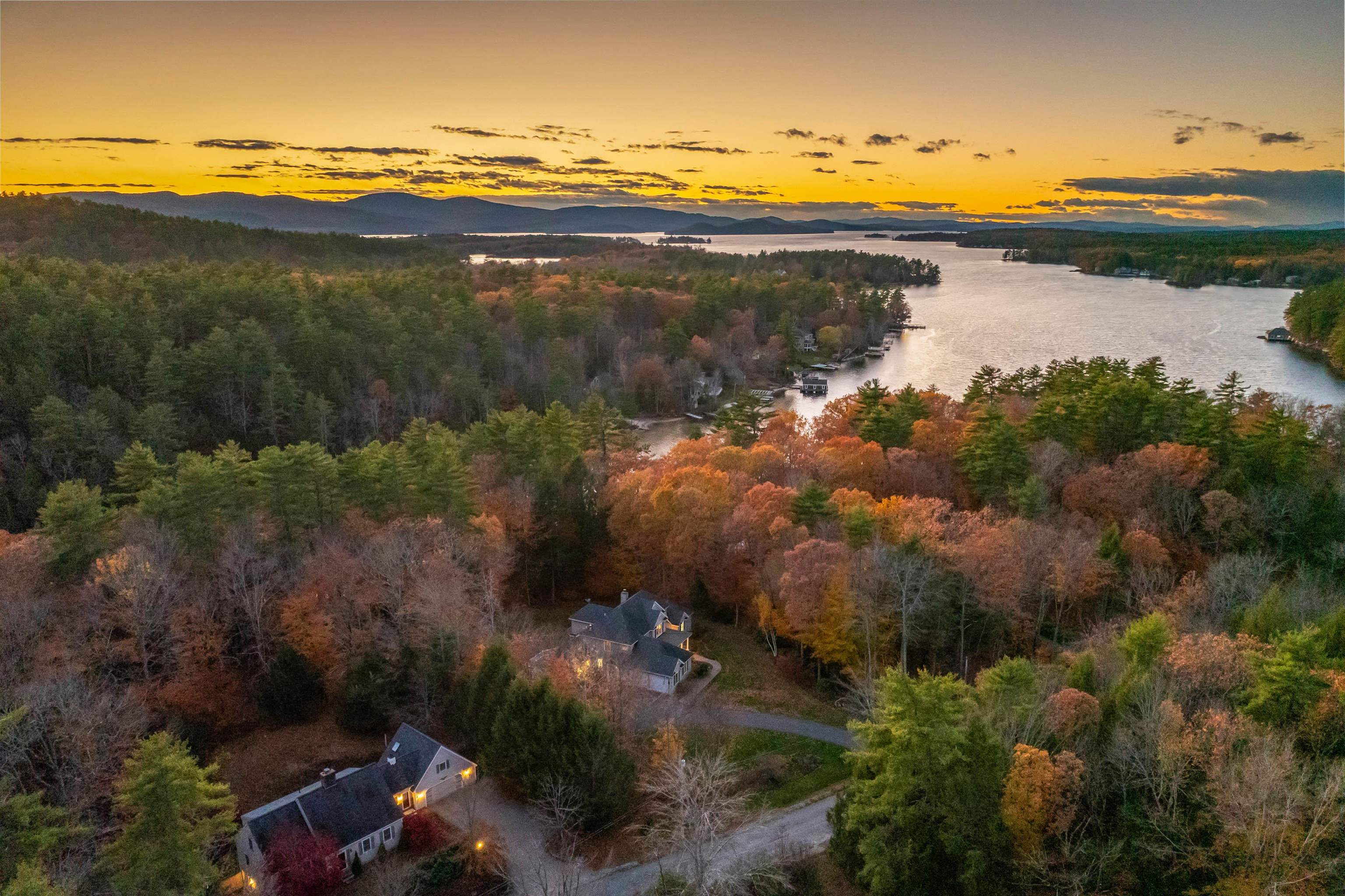 27 Abenaukee Dr, Wolfeboro, NH 03894