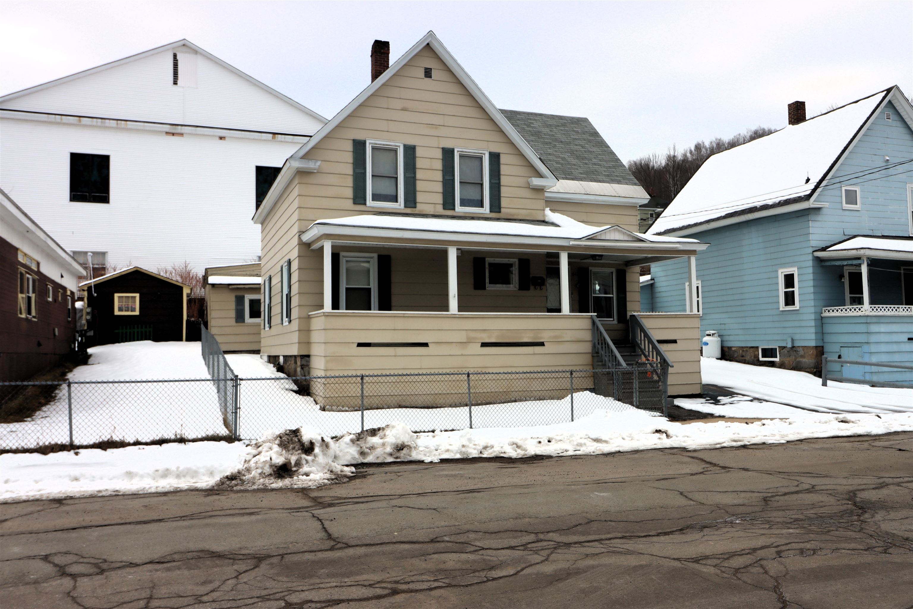 612 Rockingham St, Berlin, NH 03570