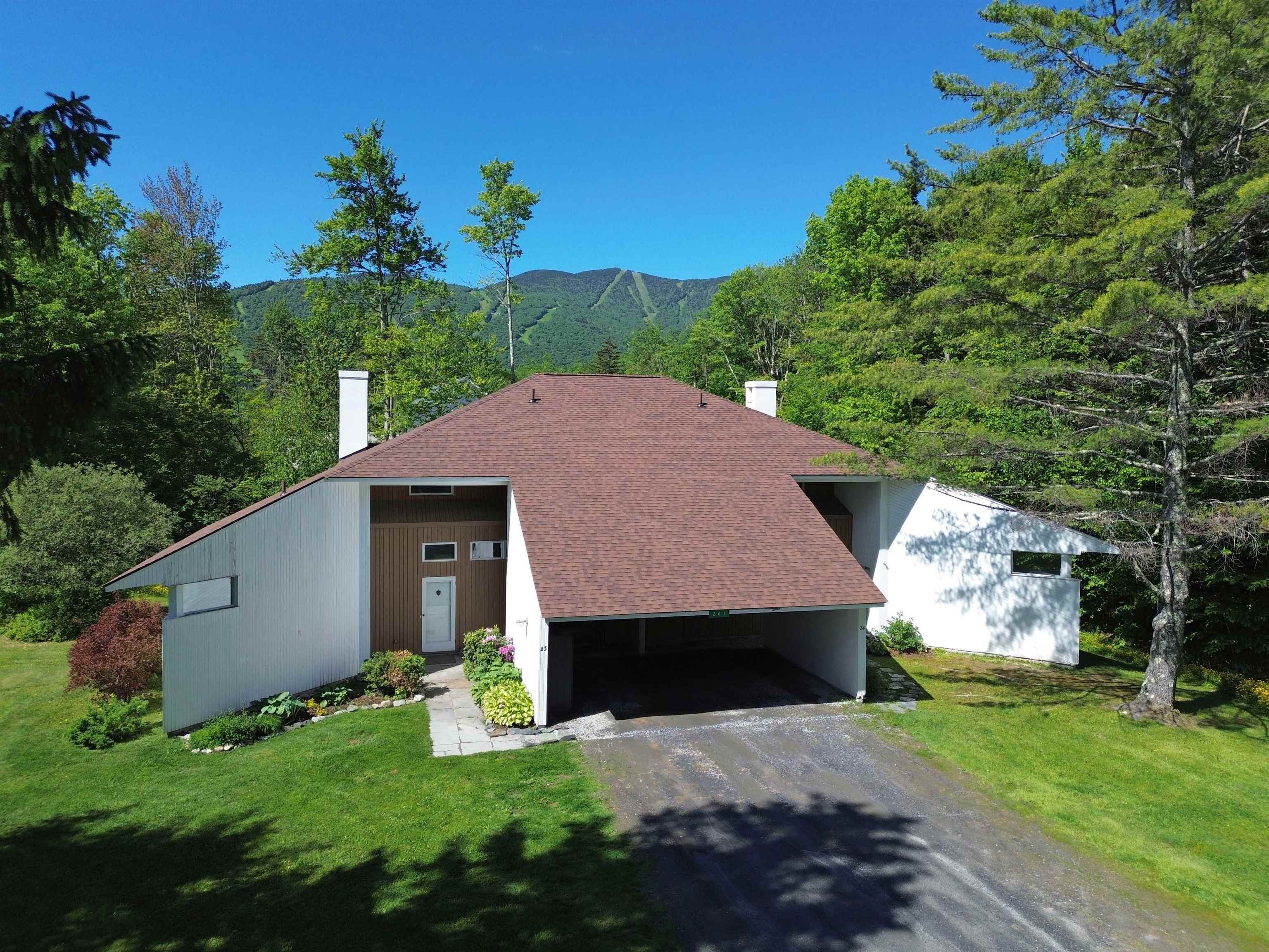 Warren VT&nbsp;Condo for sale $$879,000 $443 per sq.ft.