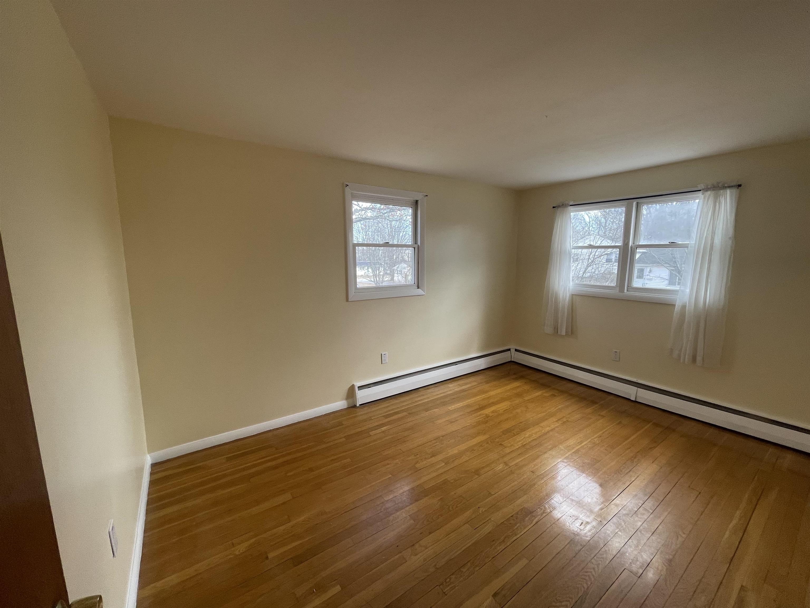 10 Larry Ln, Portsmouth, NH 03801