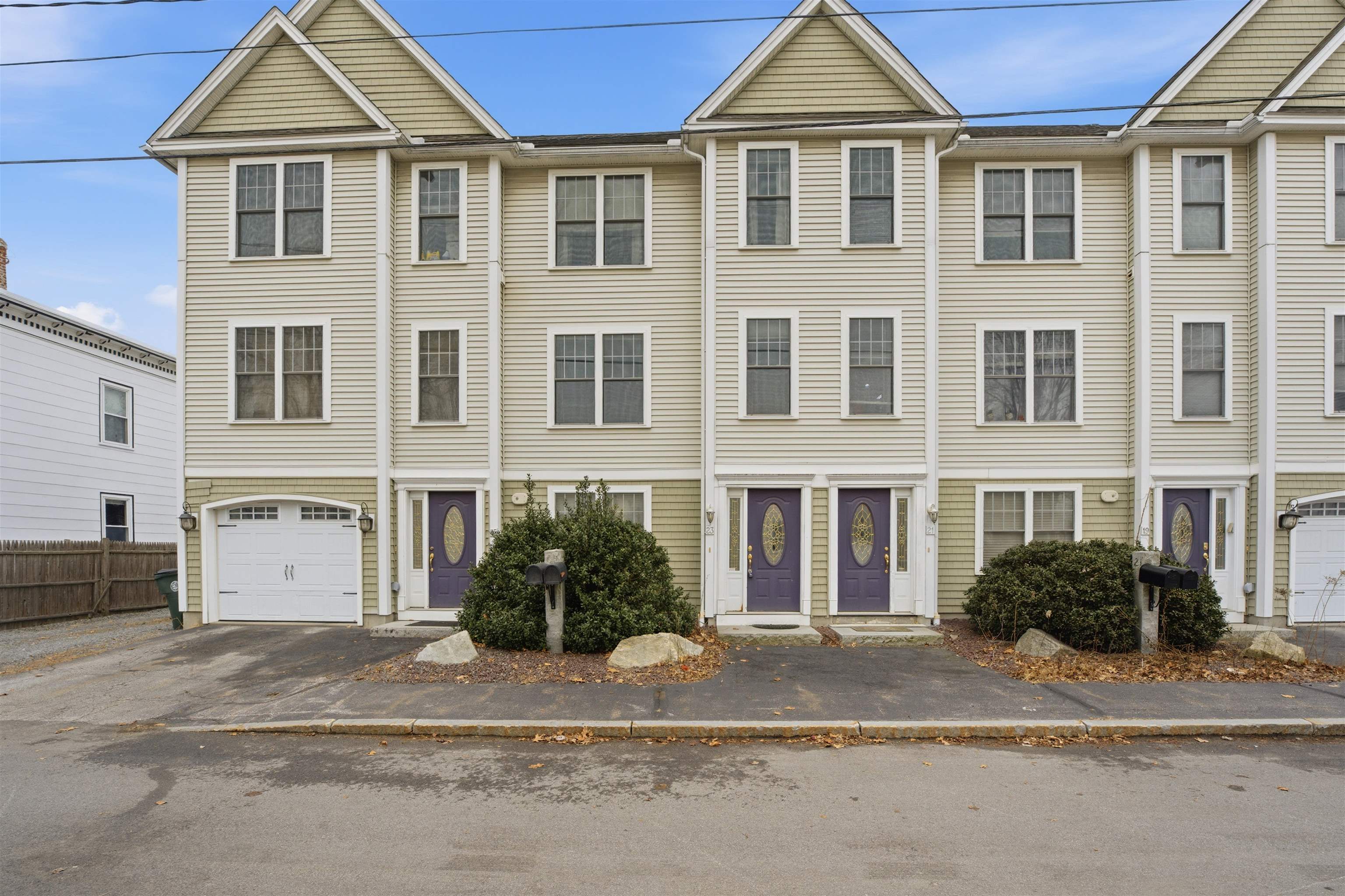 23 Krakow Ave, Manchester, NH 03103