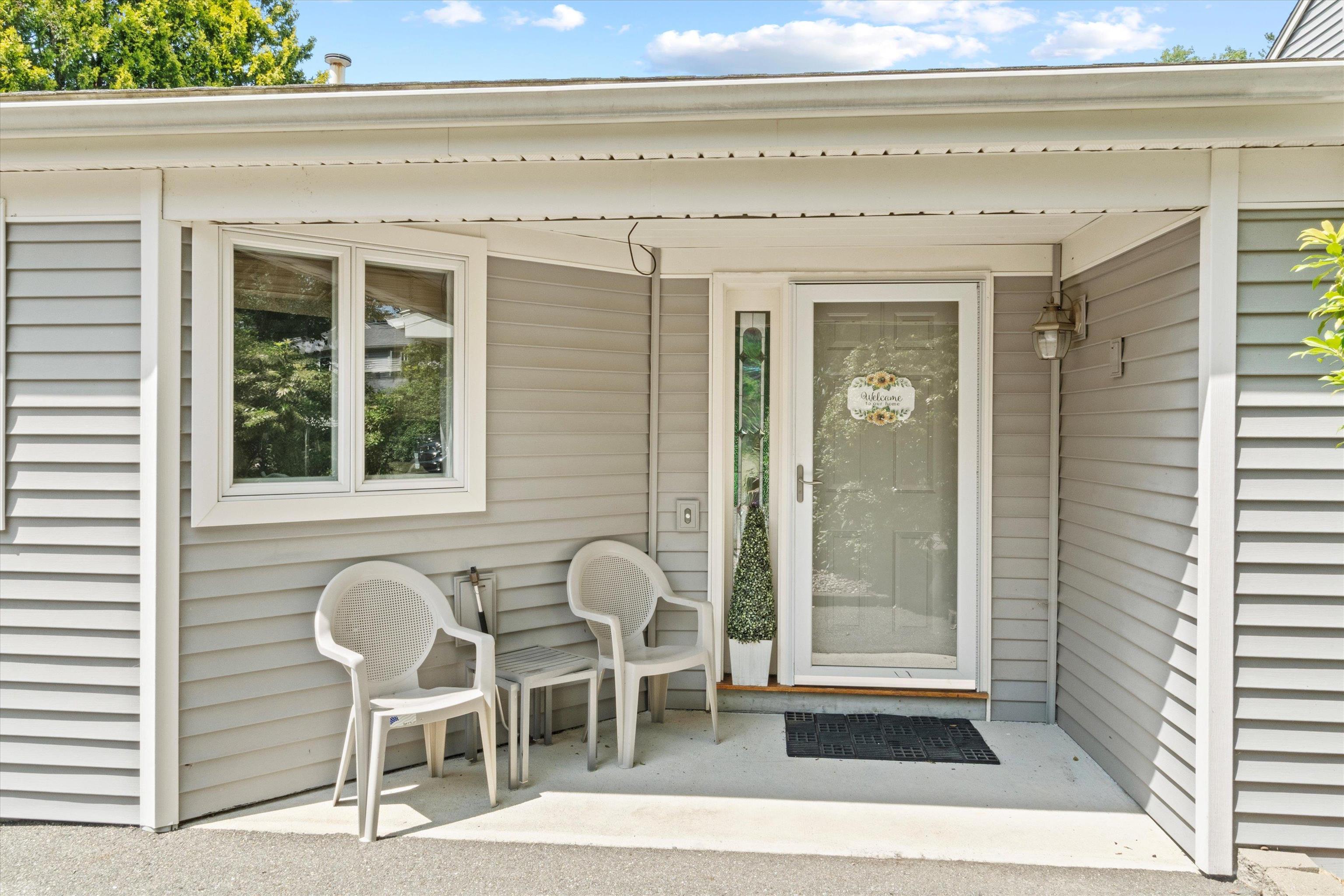 40 Walden Pond Rd, Nashua, NH 03064