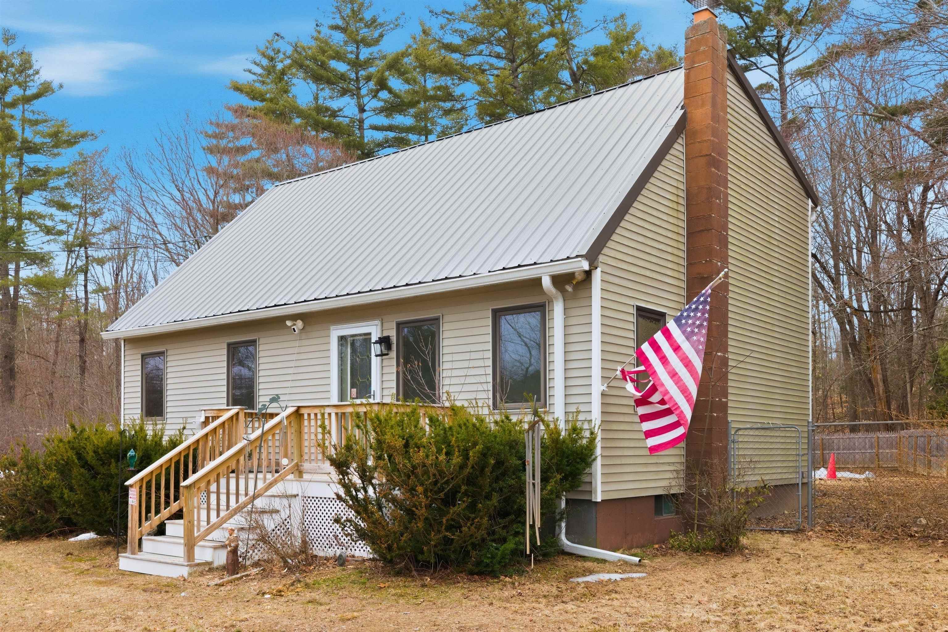 299 Concord Rd, Northfield, NH 03276