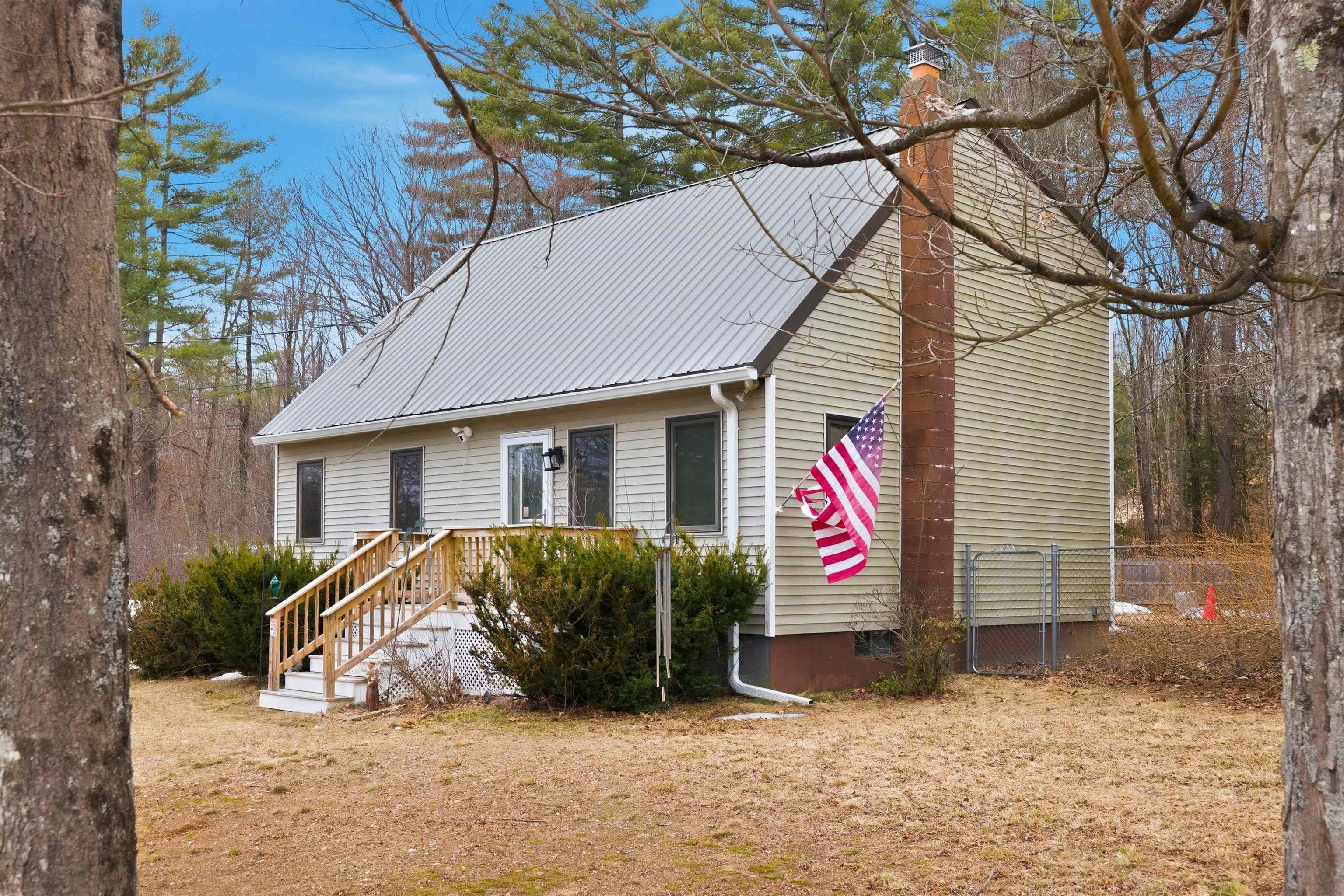 299 Concord Rd, Northfield, NH 03276