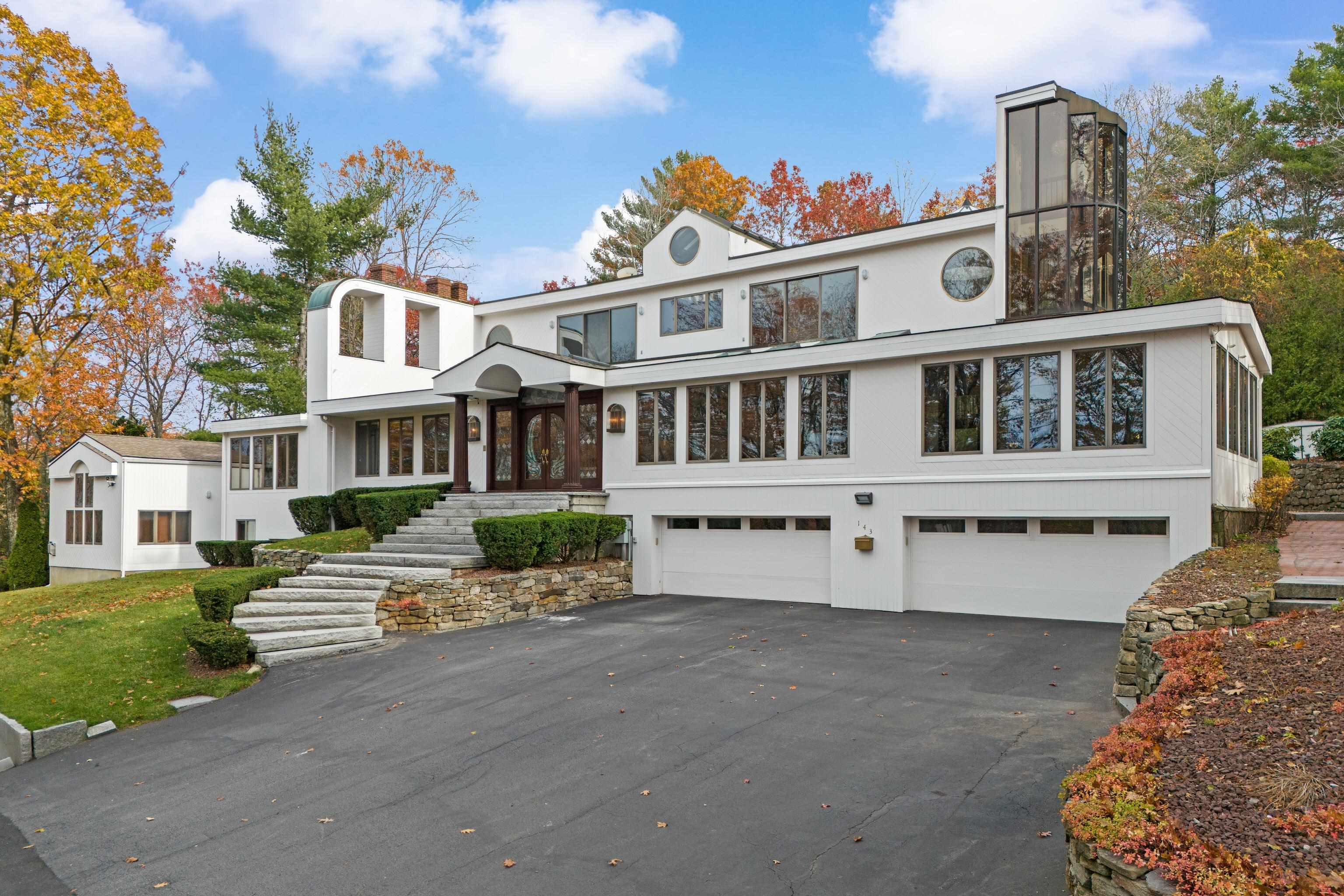 143 High Ridge Rd, Manchester, NH 03104