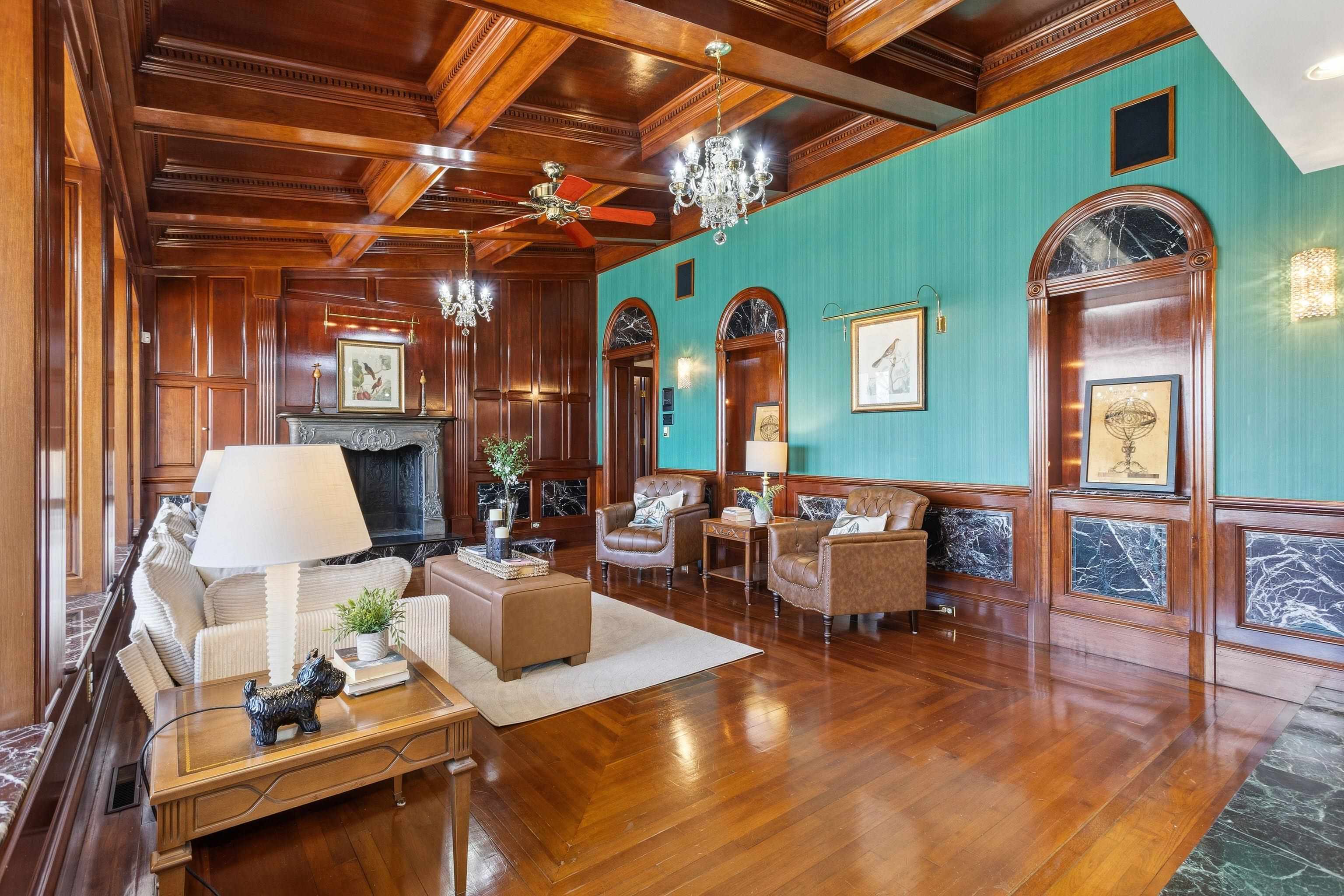 143 High Ridge Rd, Manchester, NH 03104