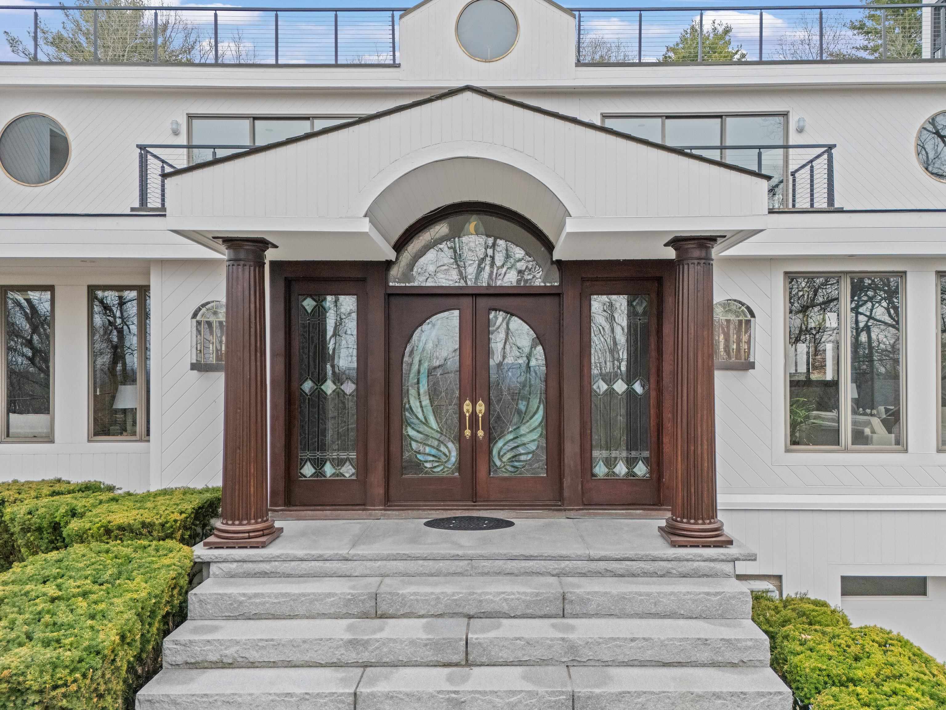 143 High Ridge Rd, Manchester, NH 03104