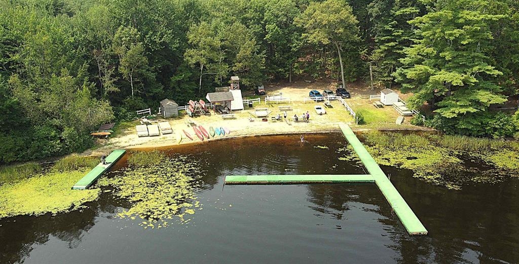 12 W Shore Park Rd, Kingston, NH 03848