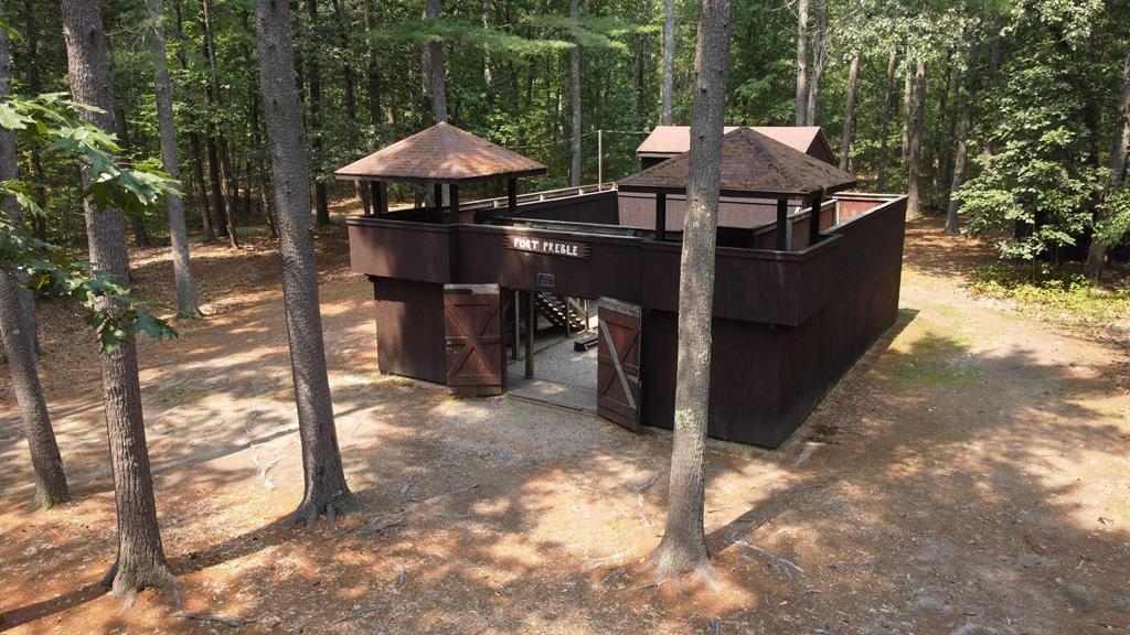 12 W Shore Park Rd, Kingston, NH 03848