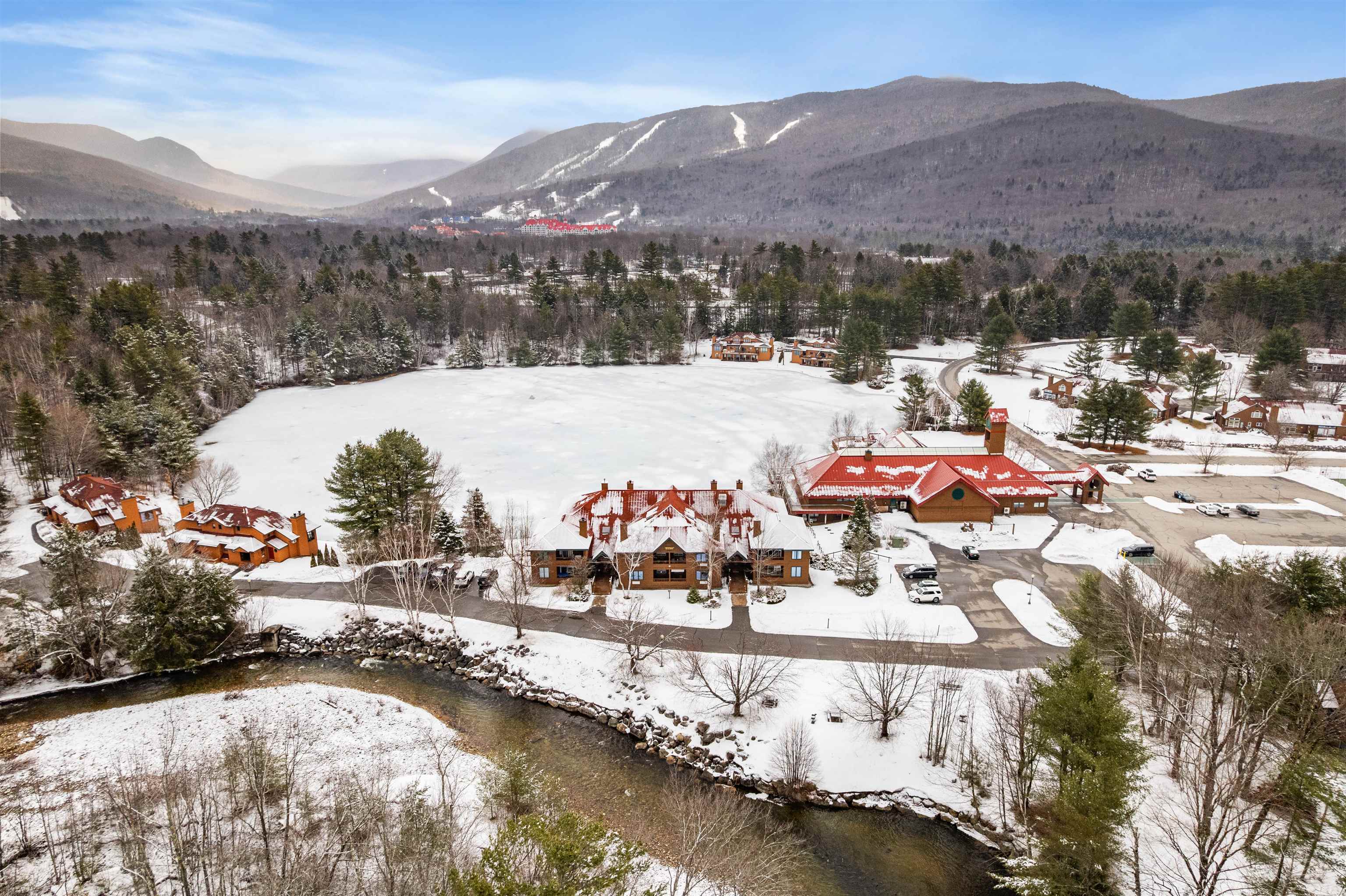 10 Lakeside W Dr, Woodstock, NH 03262