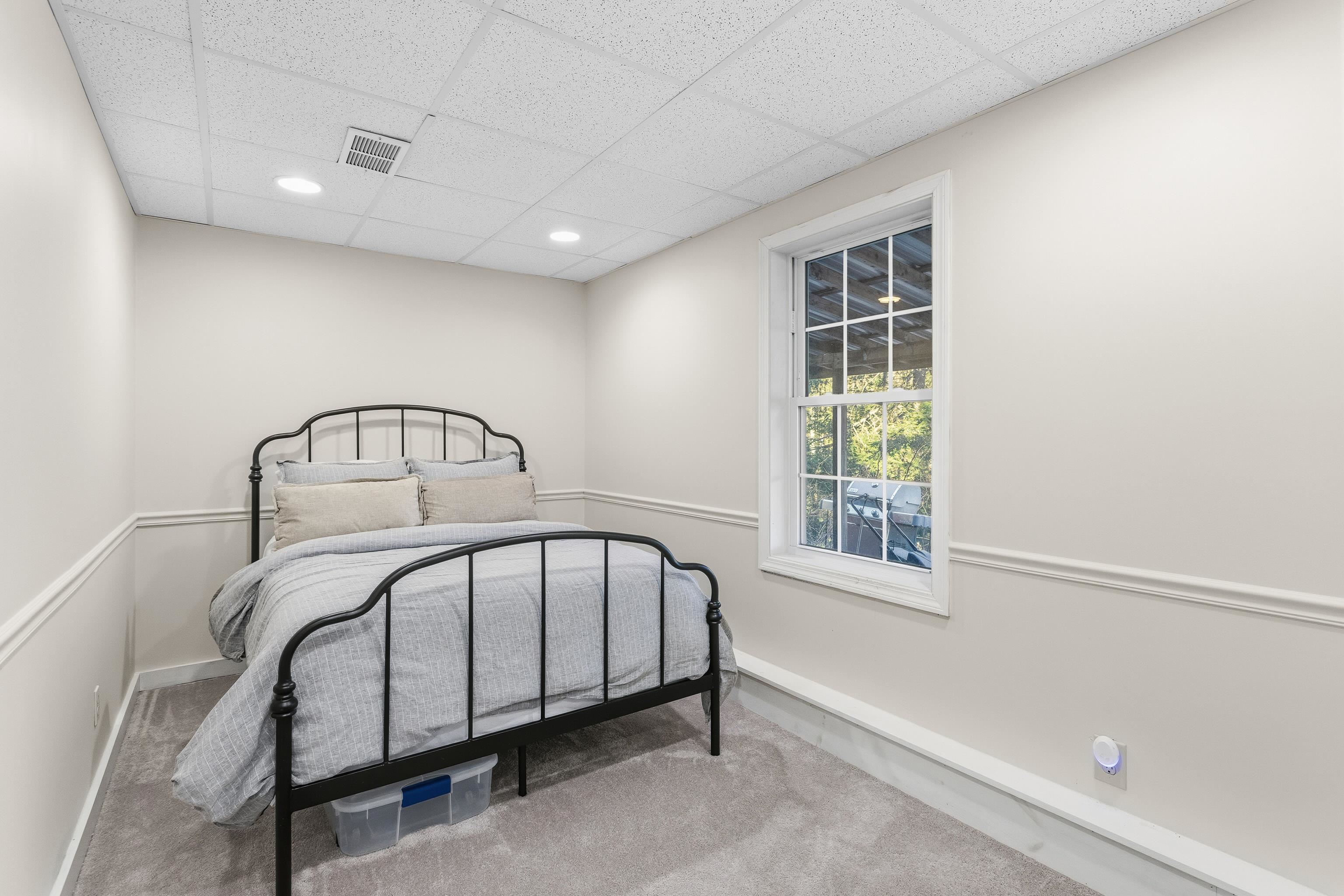 236 Buckley Rd, Weare, NH 03045