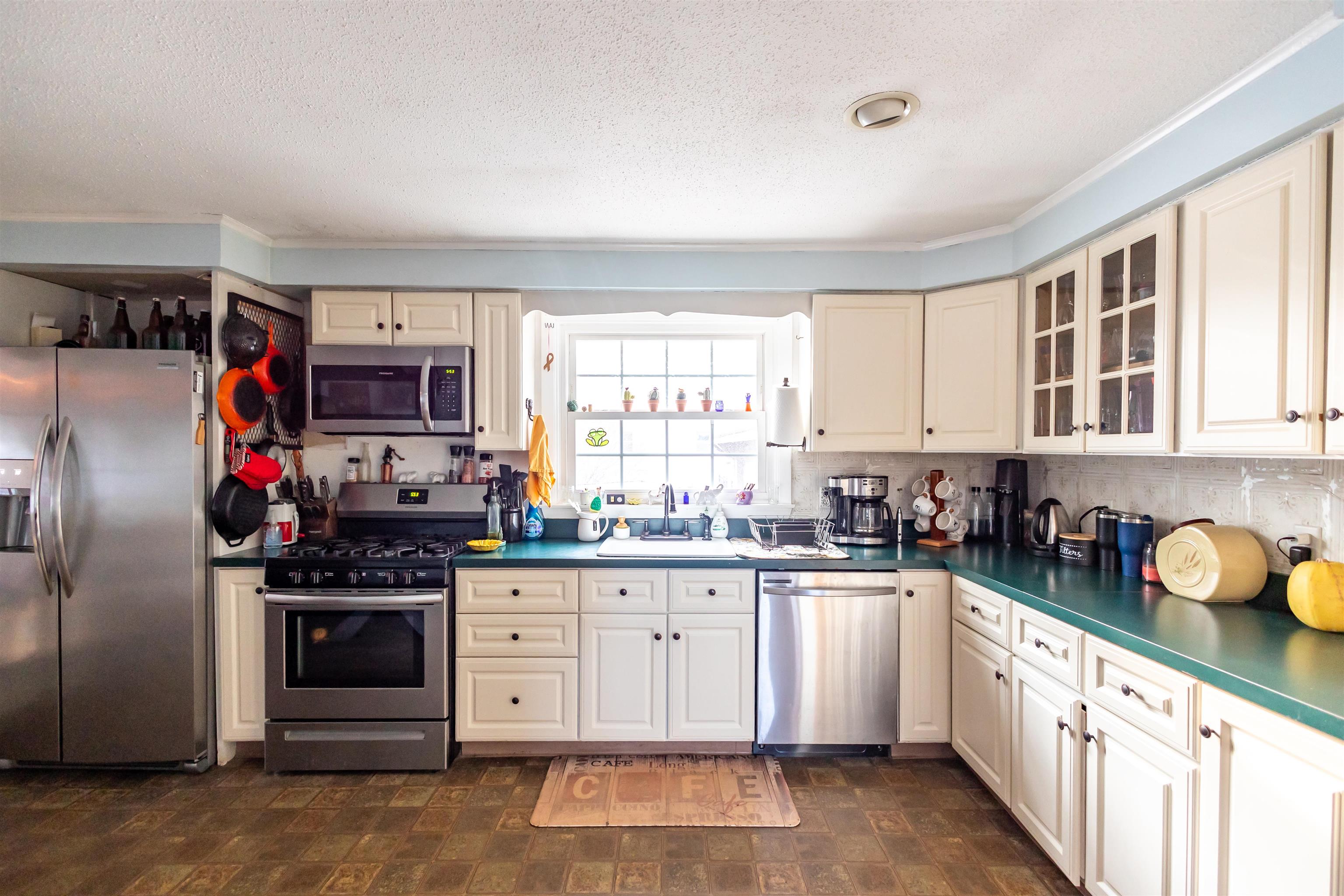 8 Randlett St, Concord, NH 03303