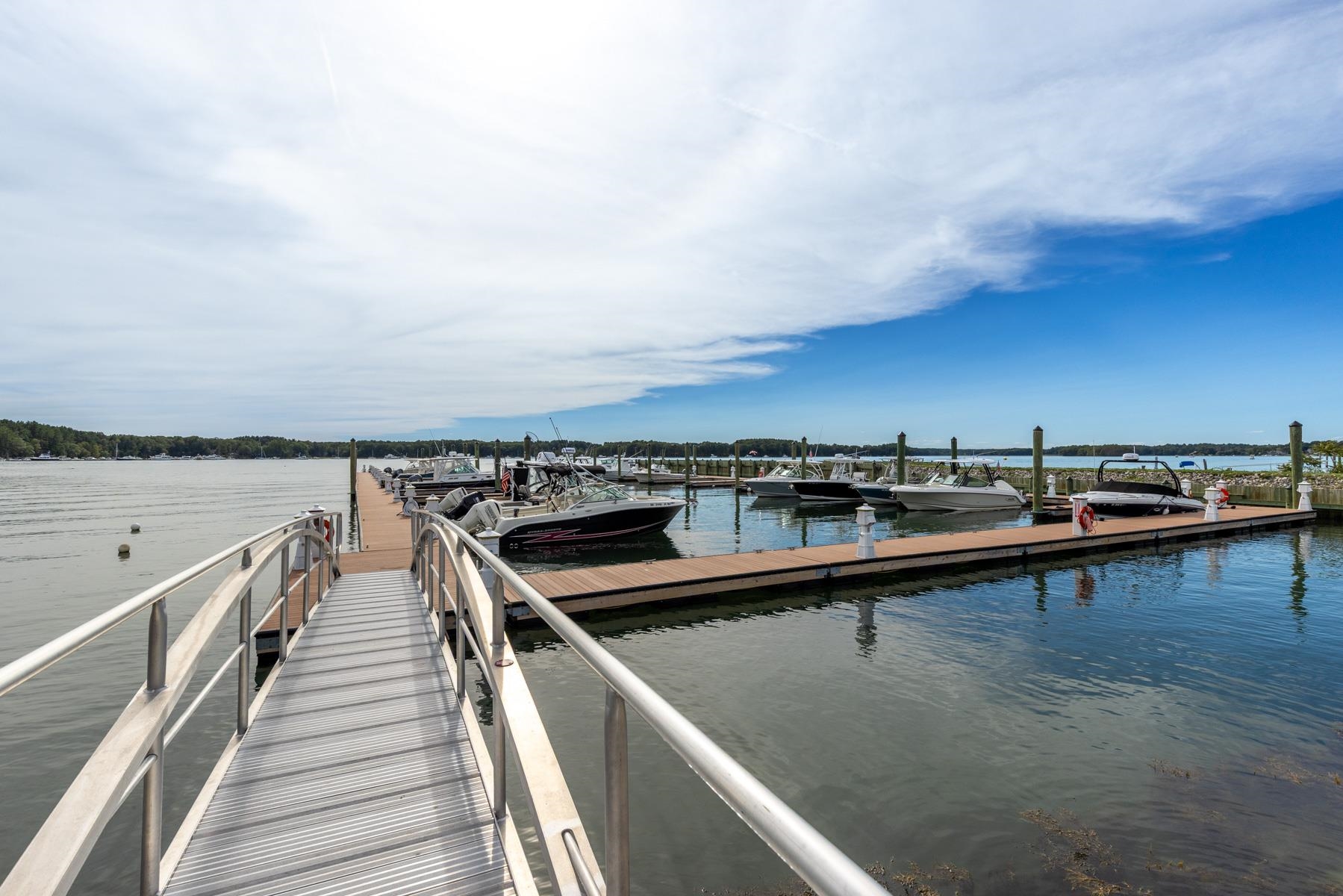28 Little Bay Dr #28, Dover, NH 03820