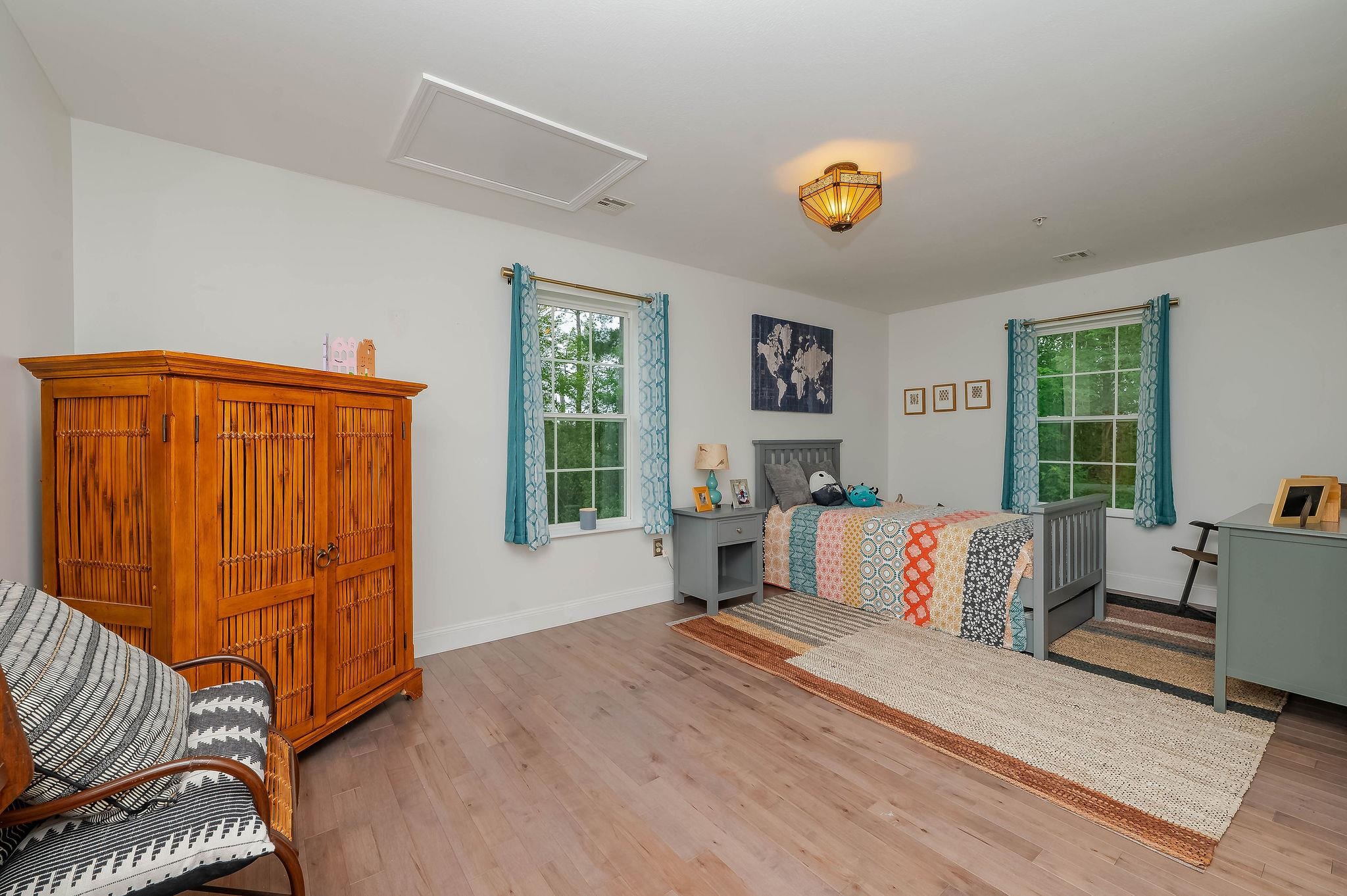 15 Tampa Dr, Rochester, NH 03867