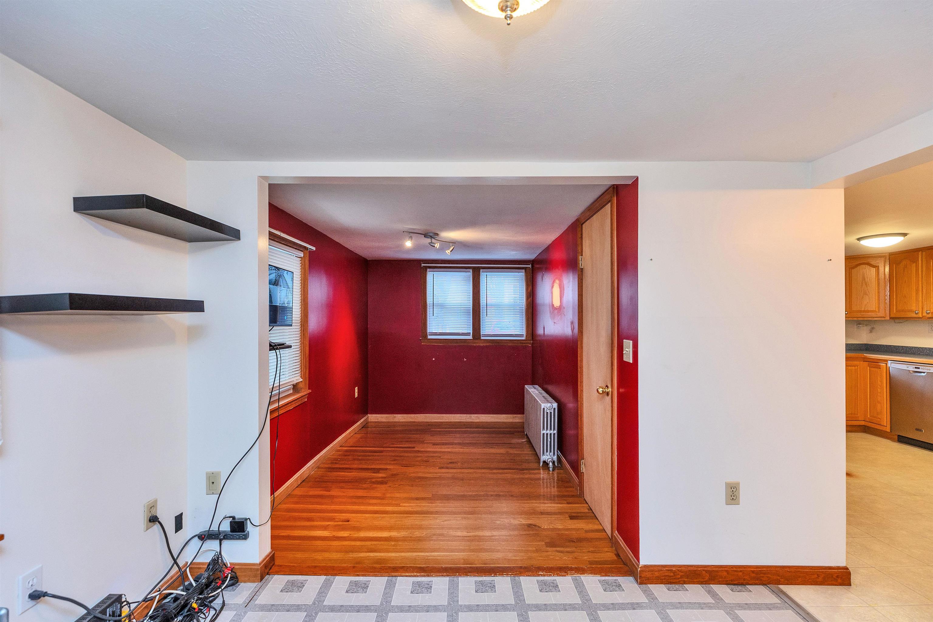 6 Buck St, Nashua, NH 03060