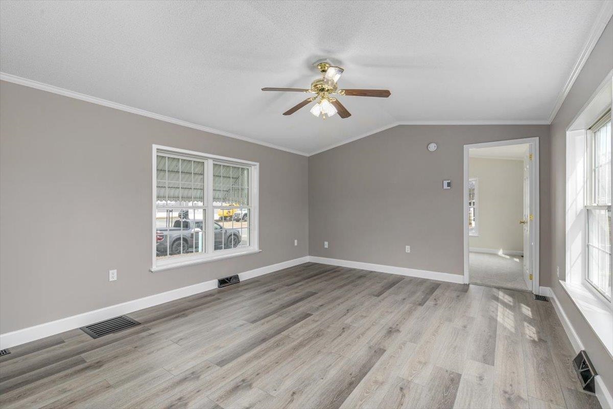 85 Caddy Dr, Salem, NH 03079