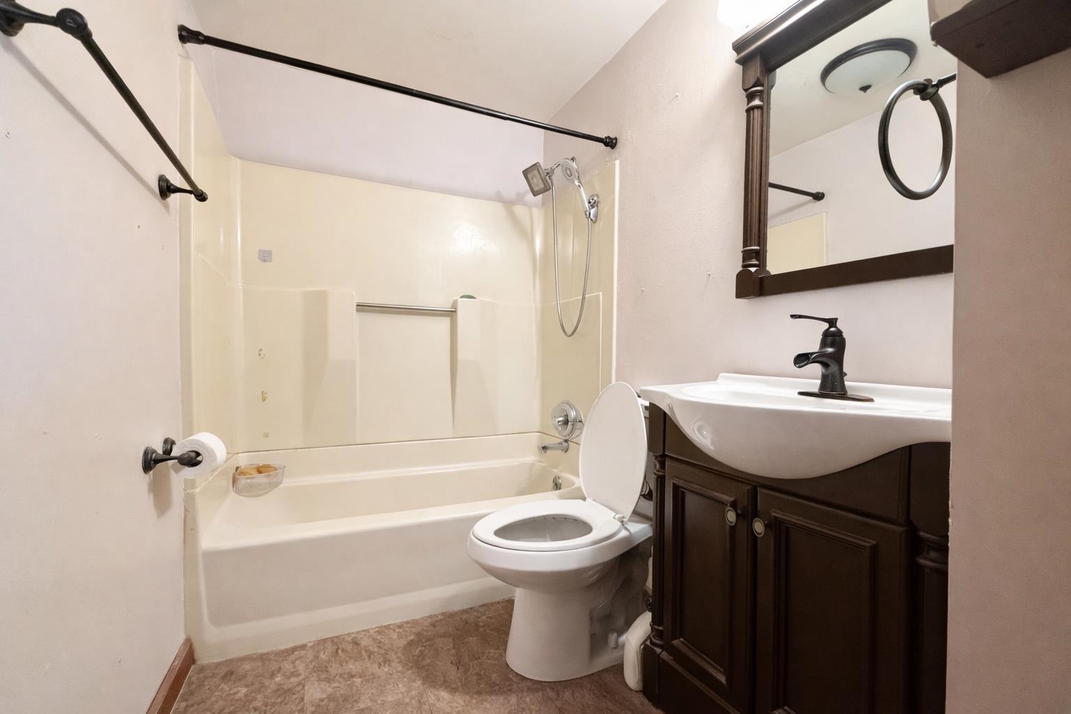 87 Saint Marie St, Manchester, NH 03102