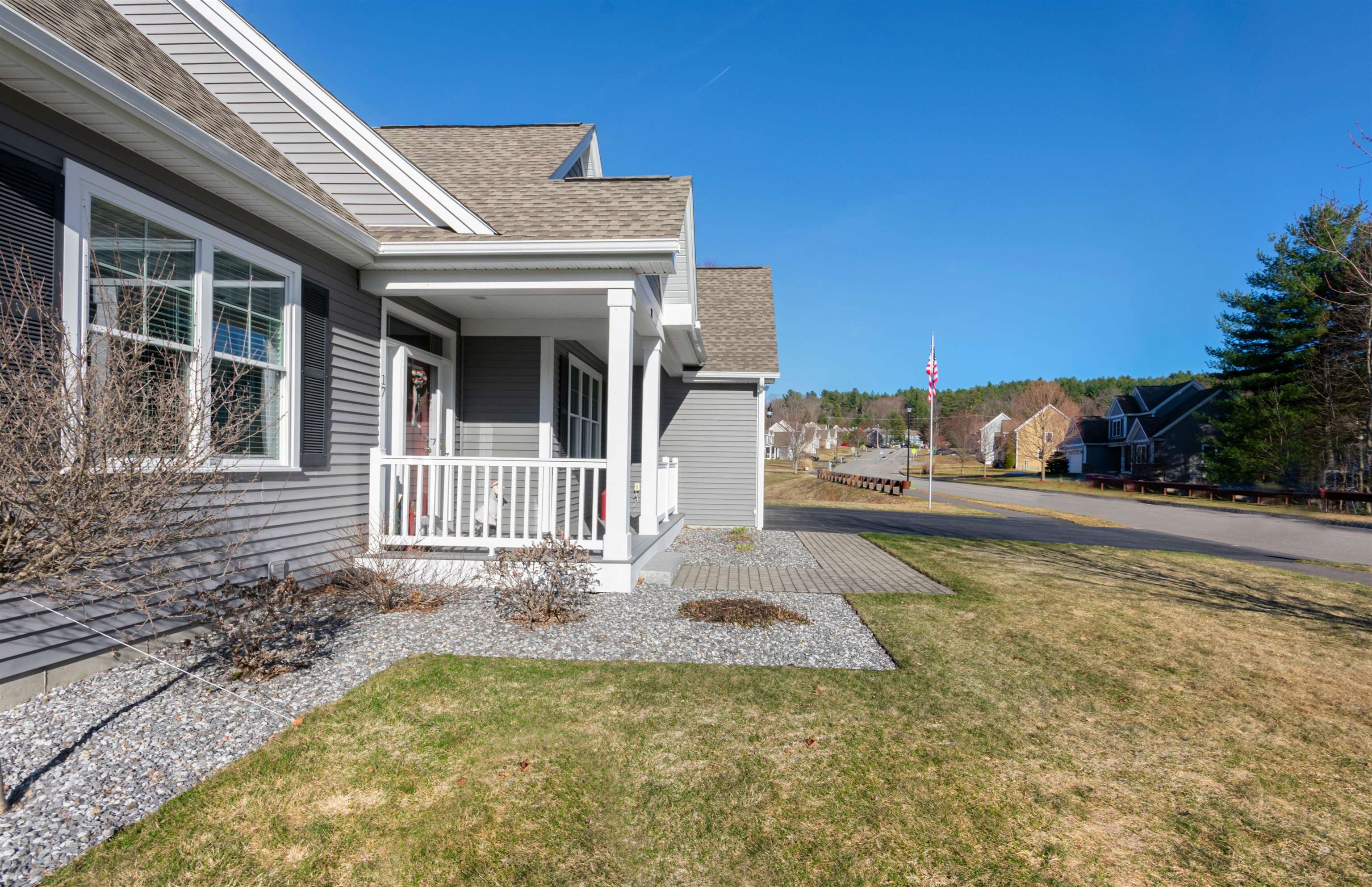 17 Legacy Dr, Nashua, NH 03062