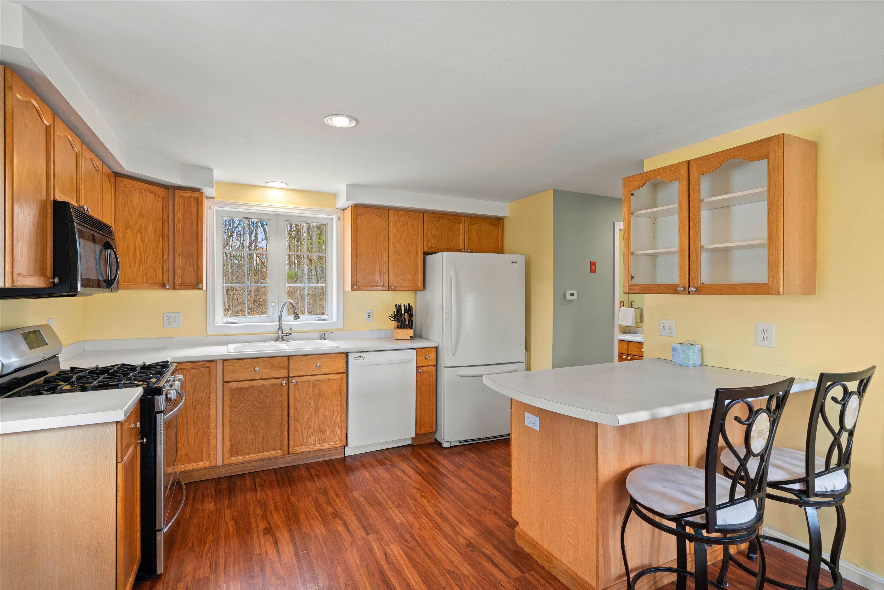 5 Magnolia Ln, Derry, NH 03038