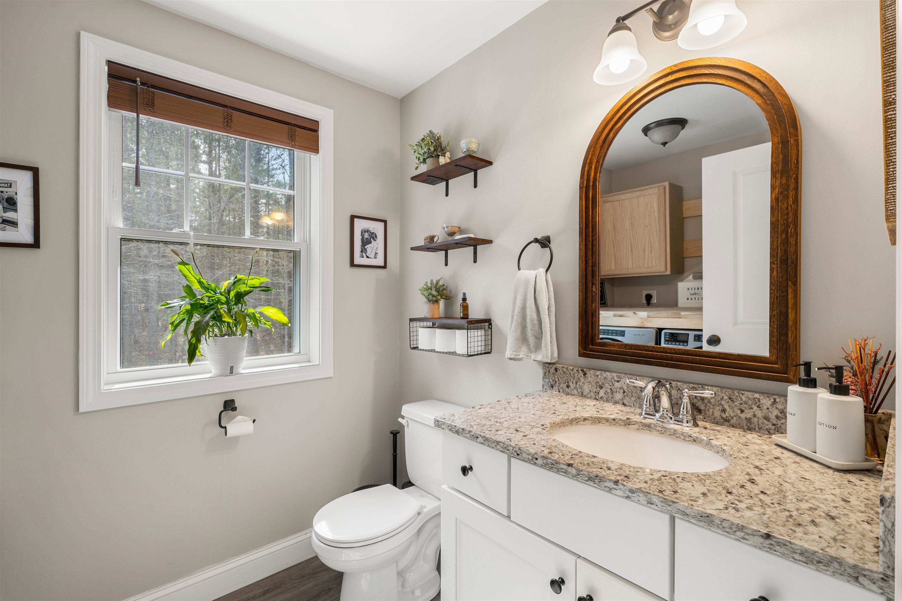 85 Kennard Rd, Nottingham, NH 03290