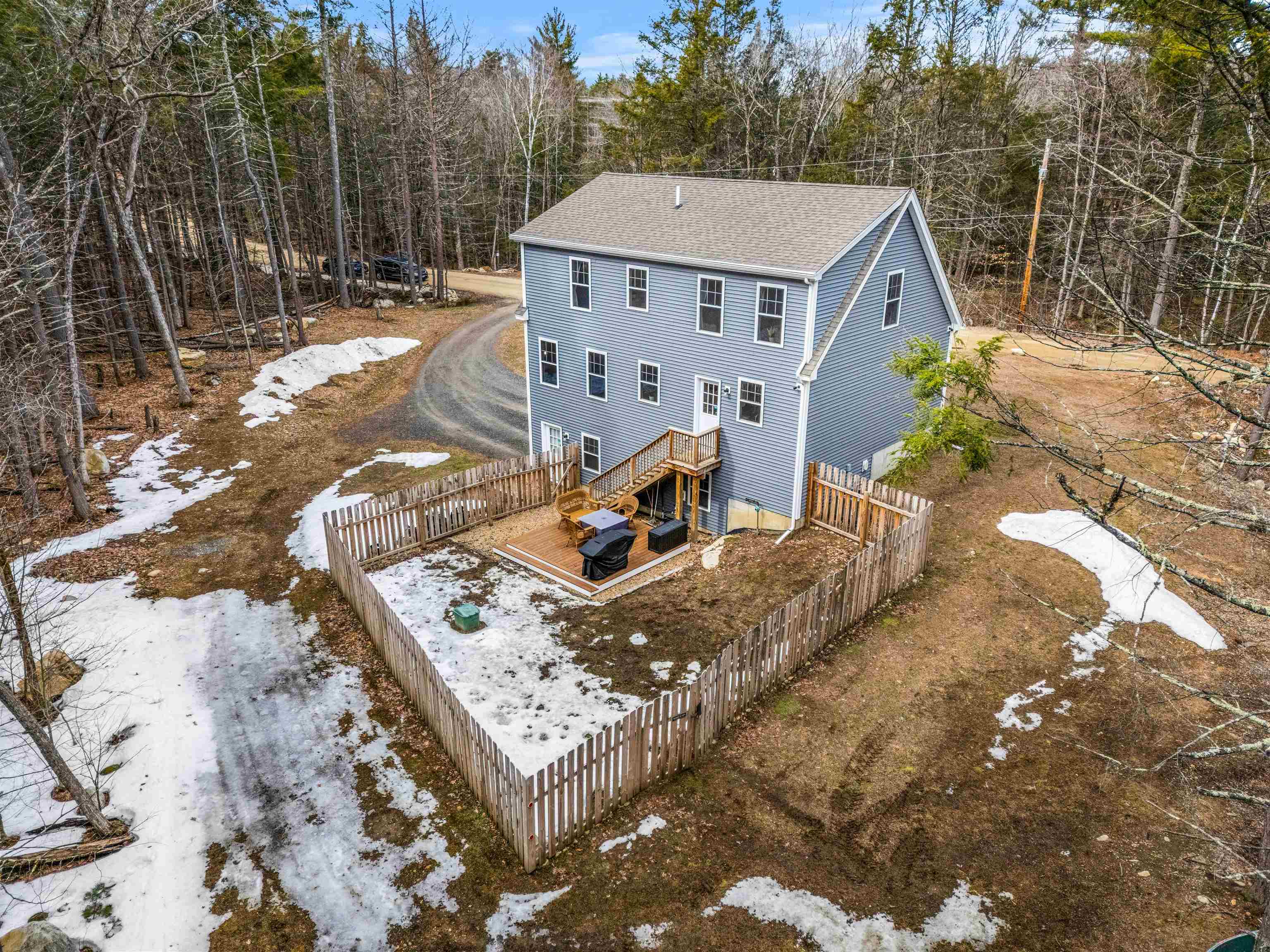 85 Kennard Rd, Nottingham, NH 03290