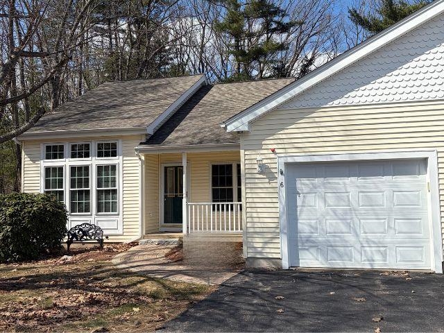 6 Lincoln Dr, Londonderry, NH 03053