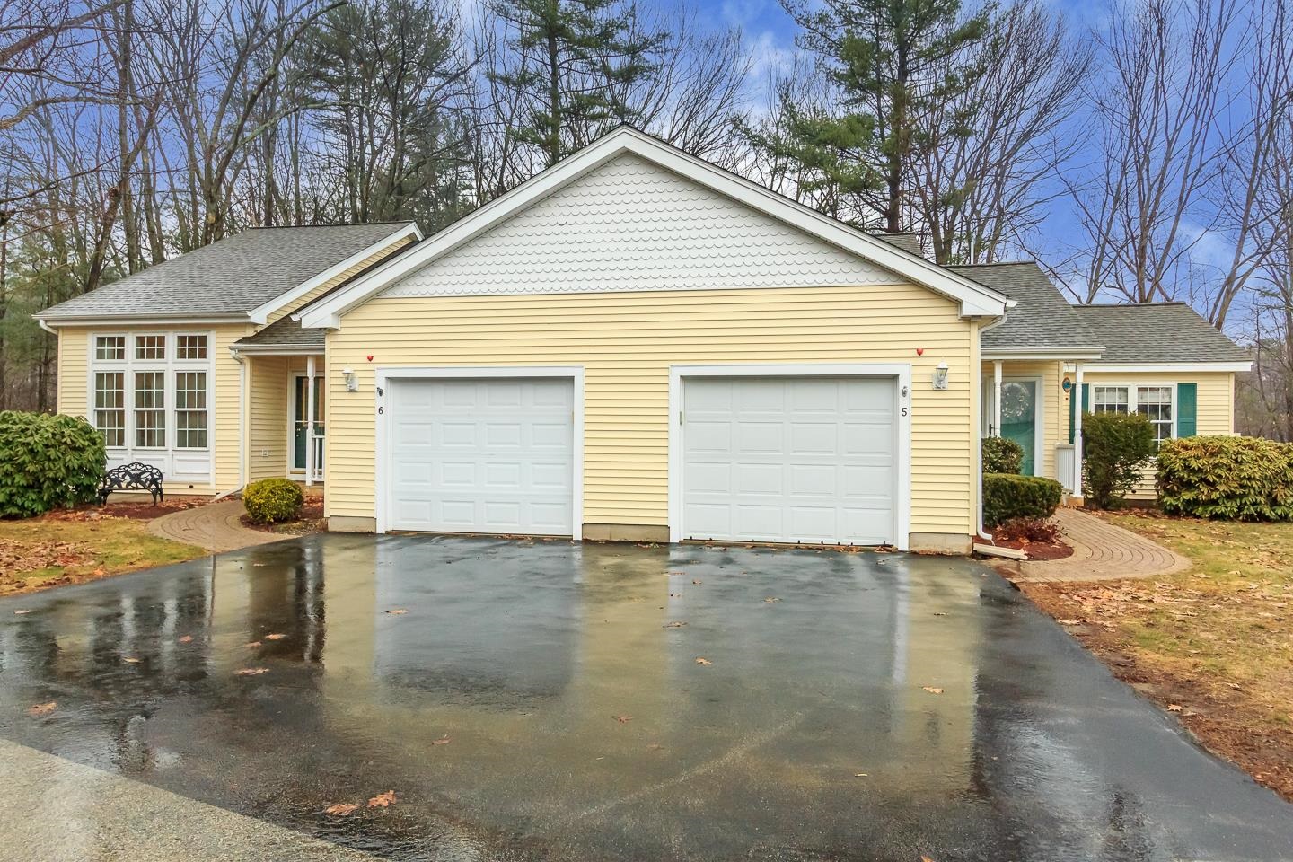 6 Lincoln Dr, Londonderry, NH 03053