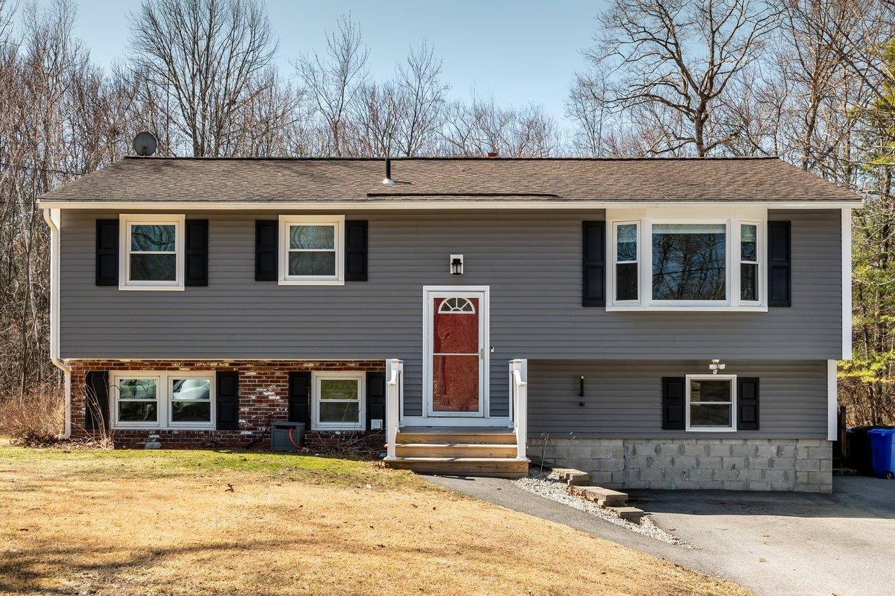 12 Westgate Rd, Derry, NH 03038