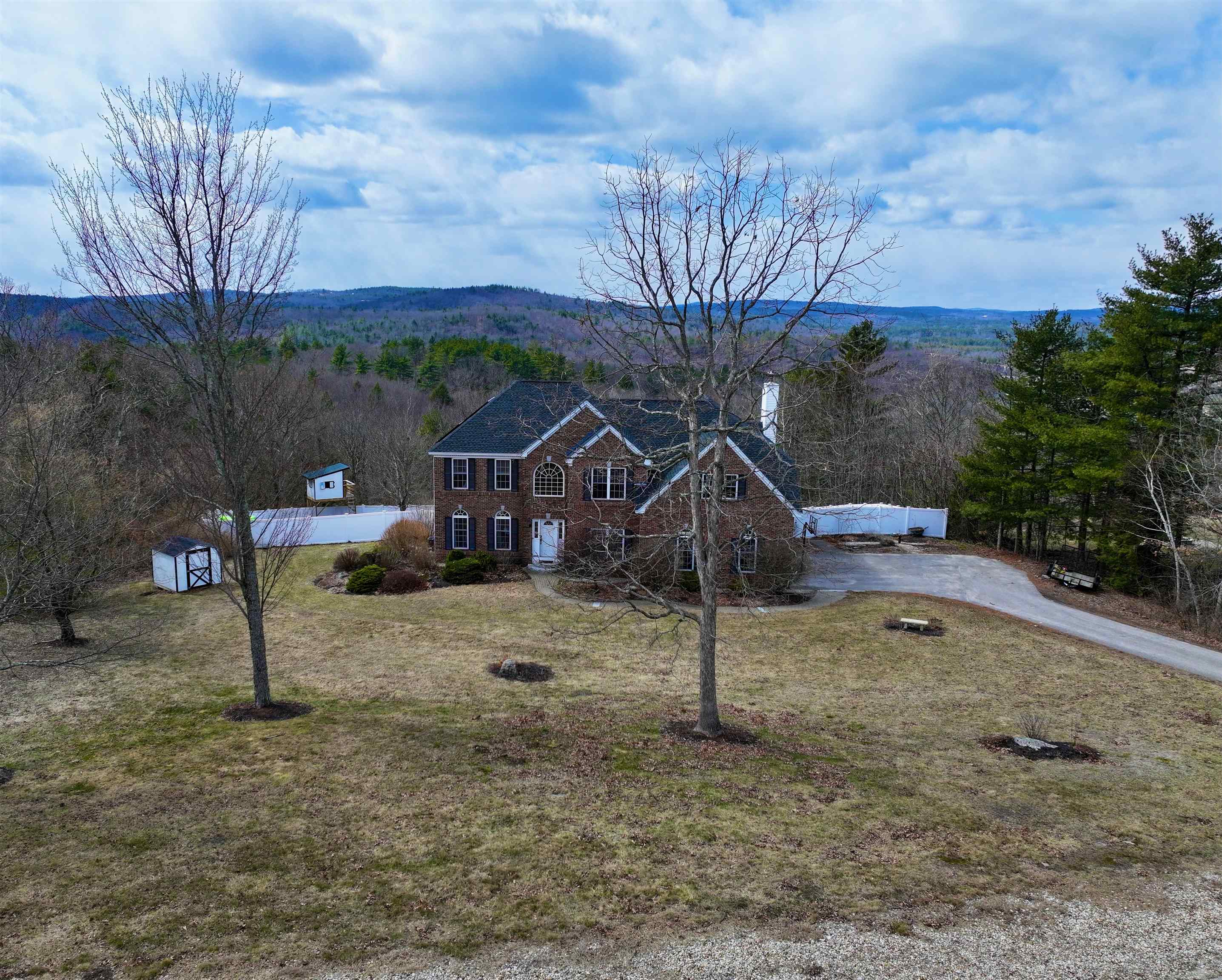 115 Roosevelt Rd, Weare, NH 03281