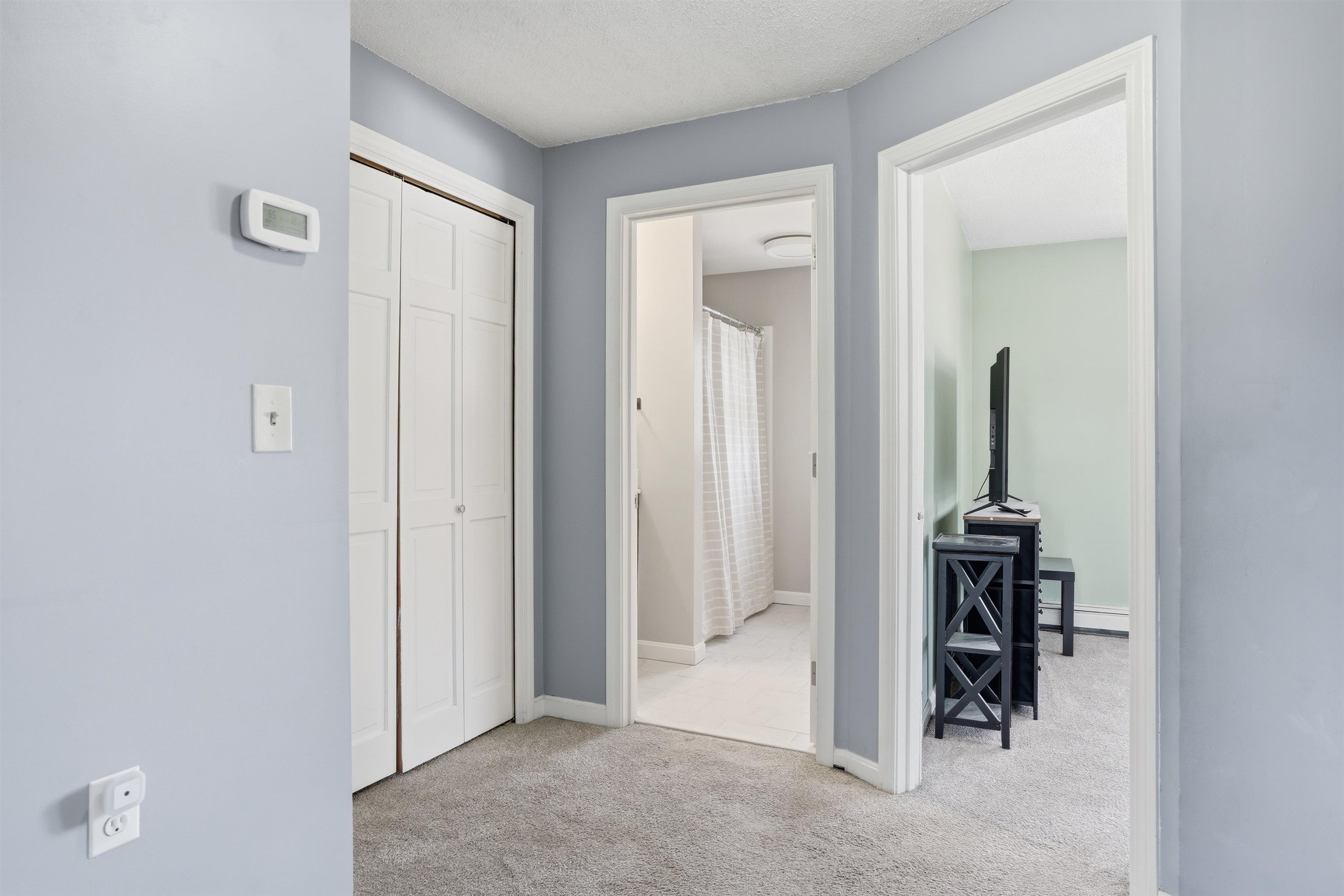 11 Phillip Rd, Derry, NH 03038