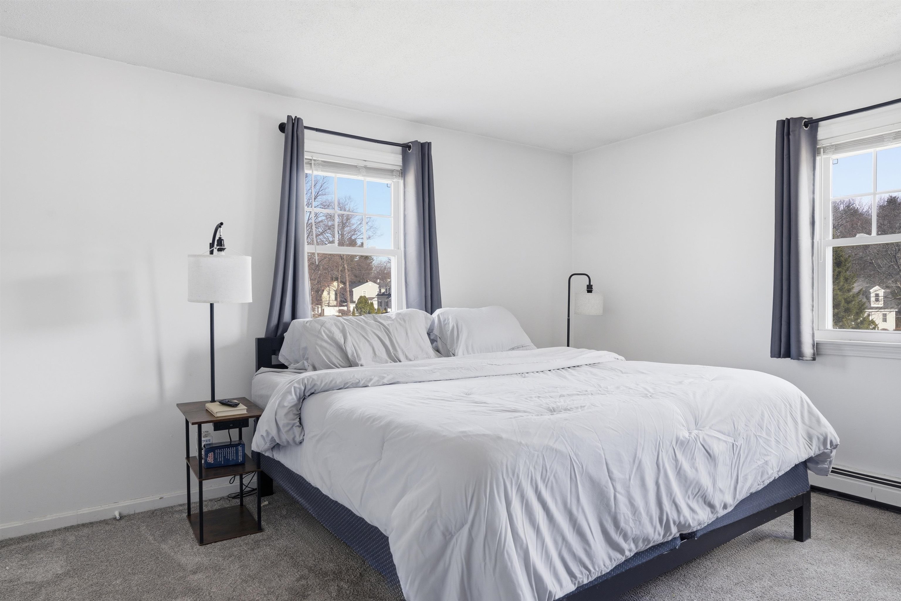 11 Phillip Rd, Derry, NH 03038