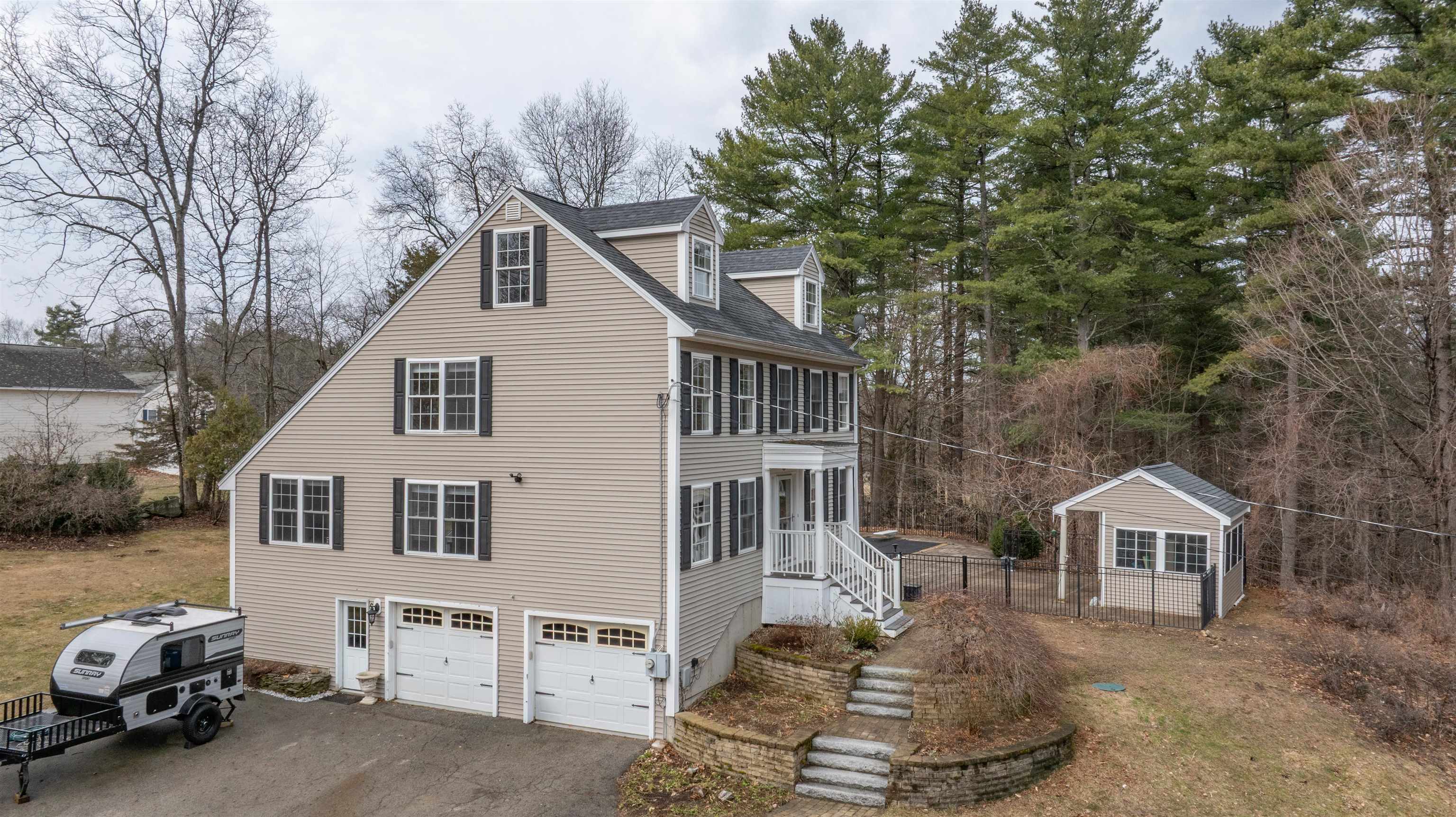 27 Red Squirrel Ln, Chester, NH 03036-4241