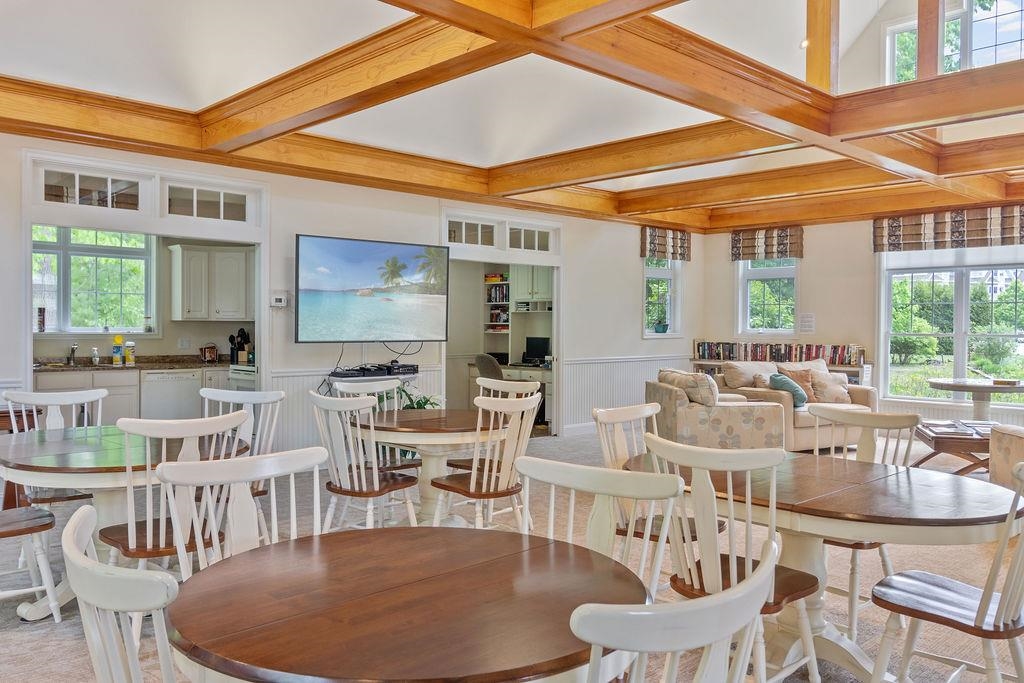 1 Sterling Hill Ln, Exeter, NH 03833