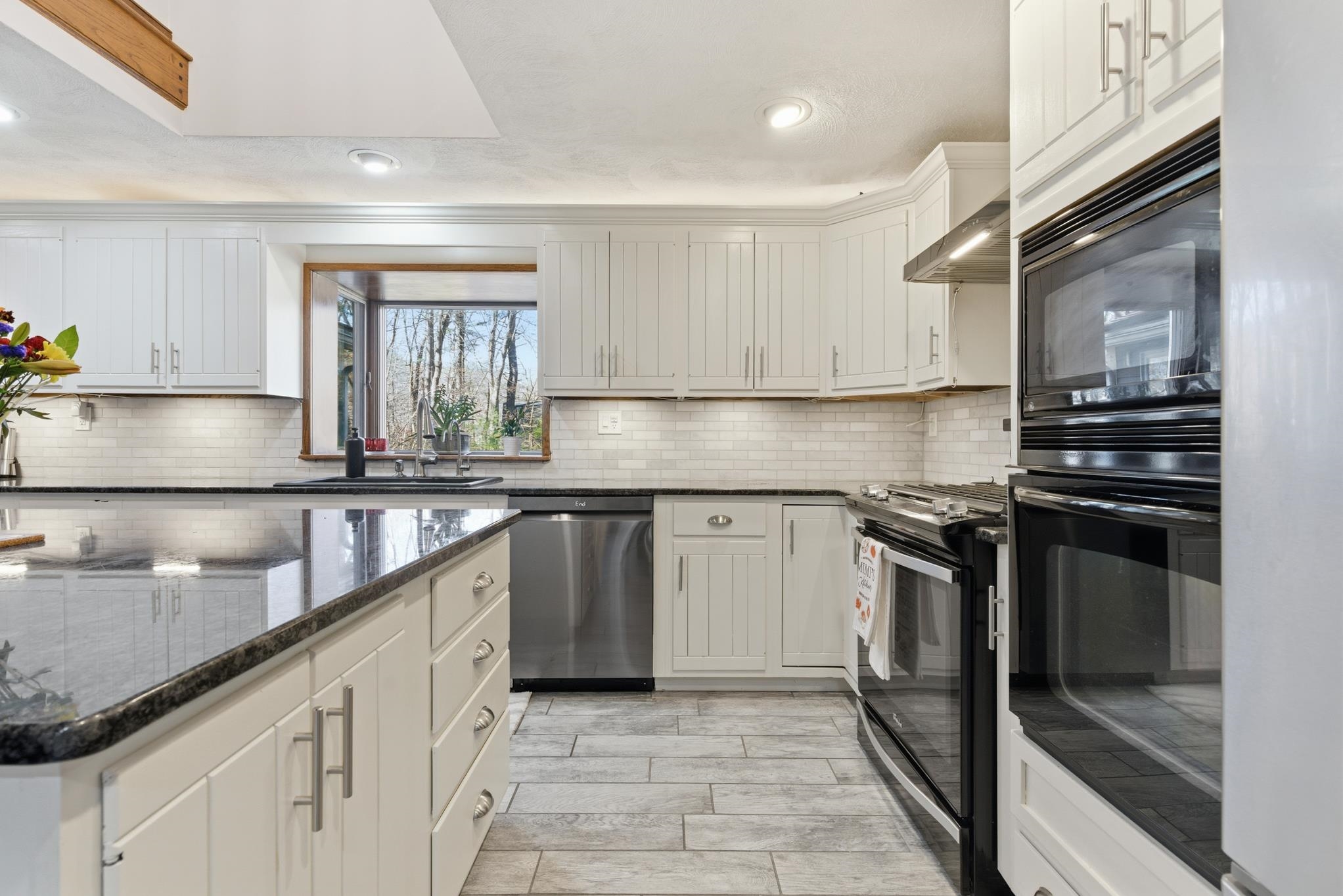 116 Westfall Rd, Pelham, NH 03076